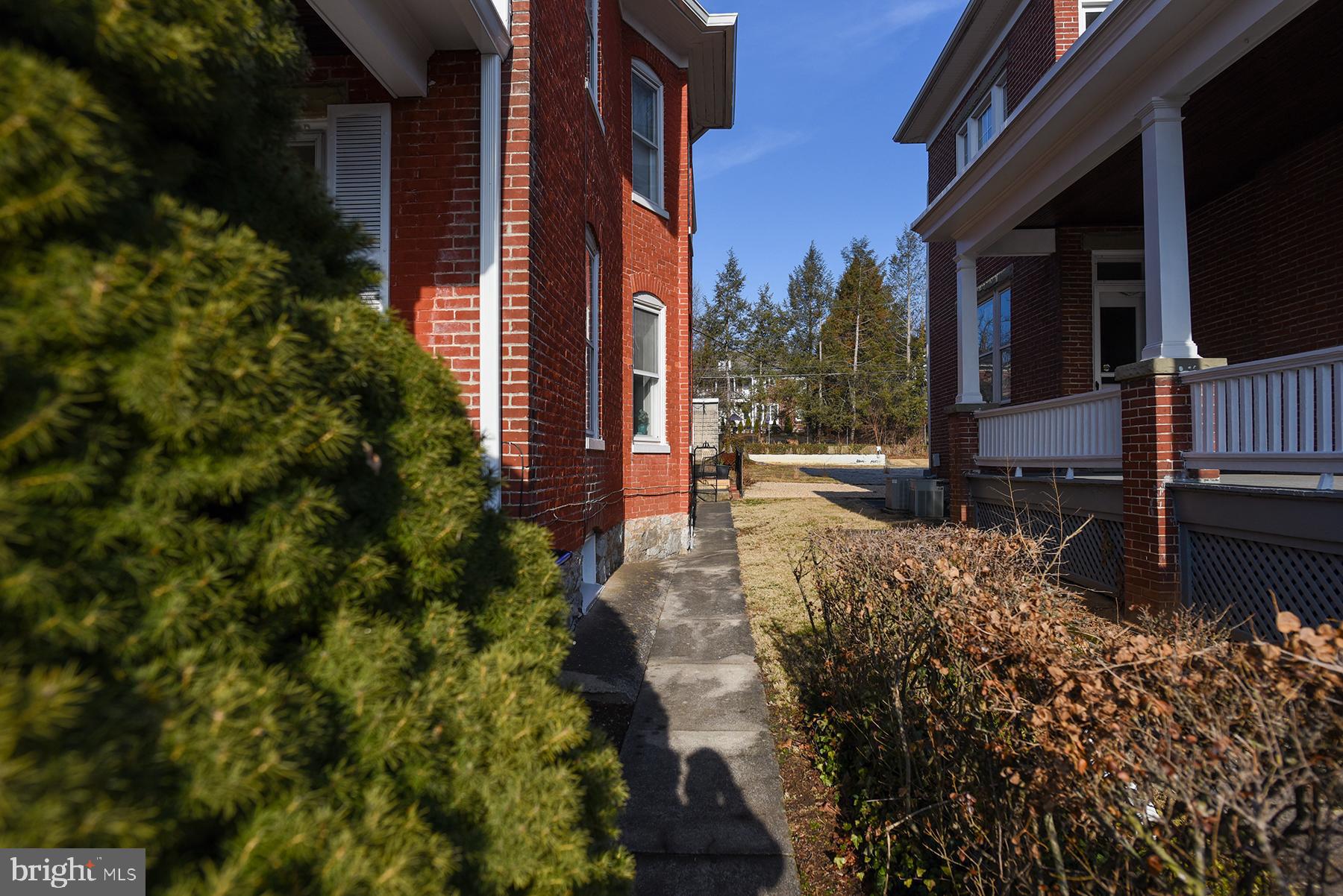 NORTH END - Residential