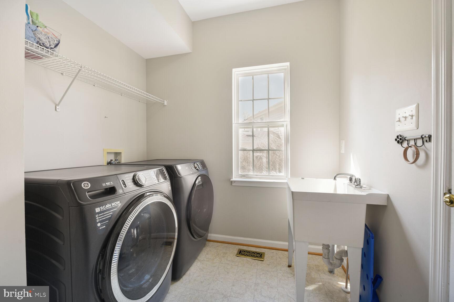 ASHBURN VILLAGE - Residential