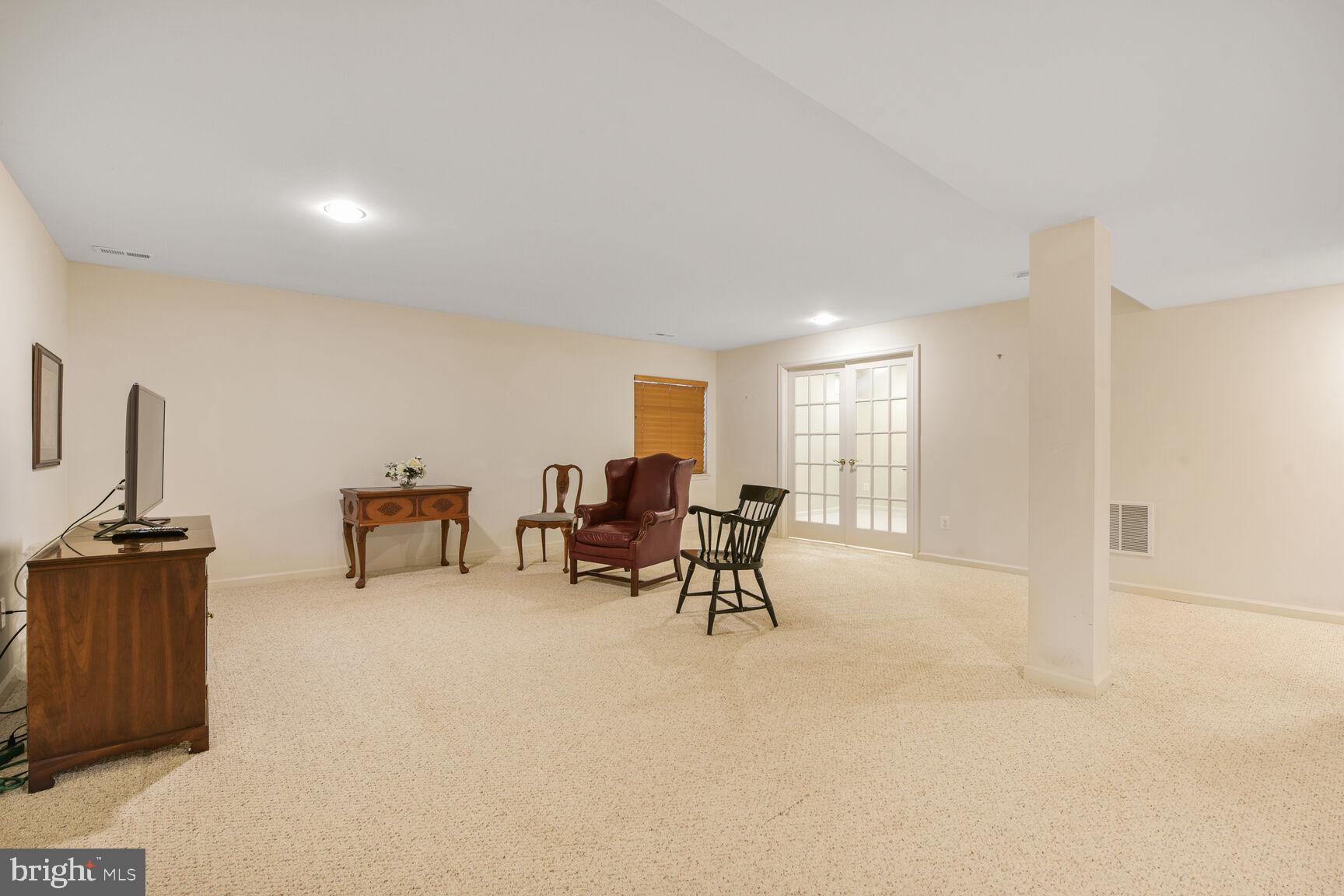 ASHBURN VILLAGE - Residential