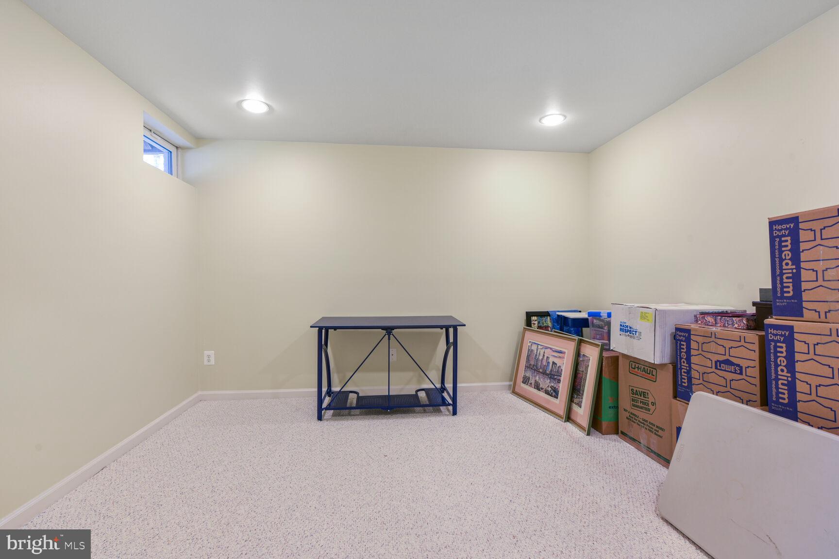 ASHBURN VILLAGE - Residential