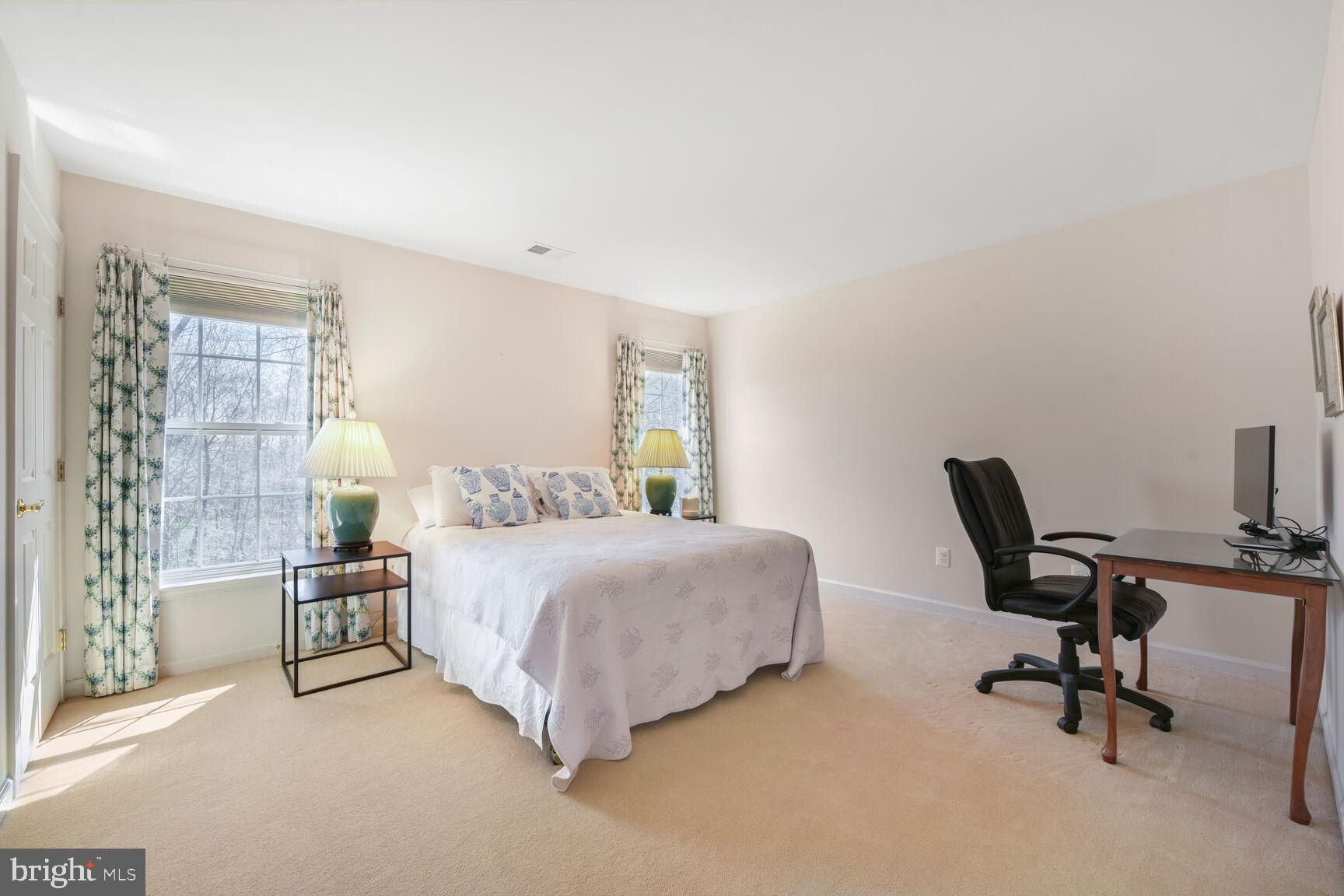 ASHBURN VILLAGE - Residential