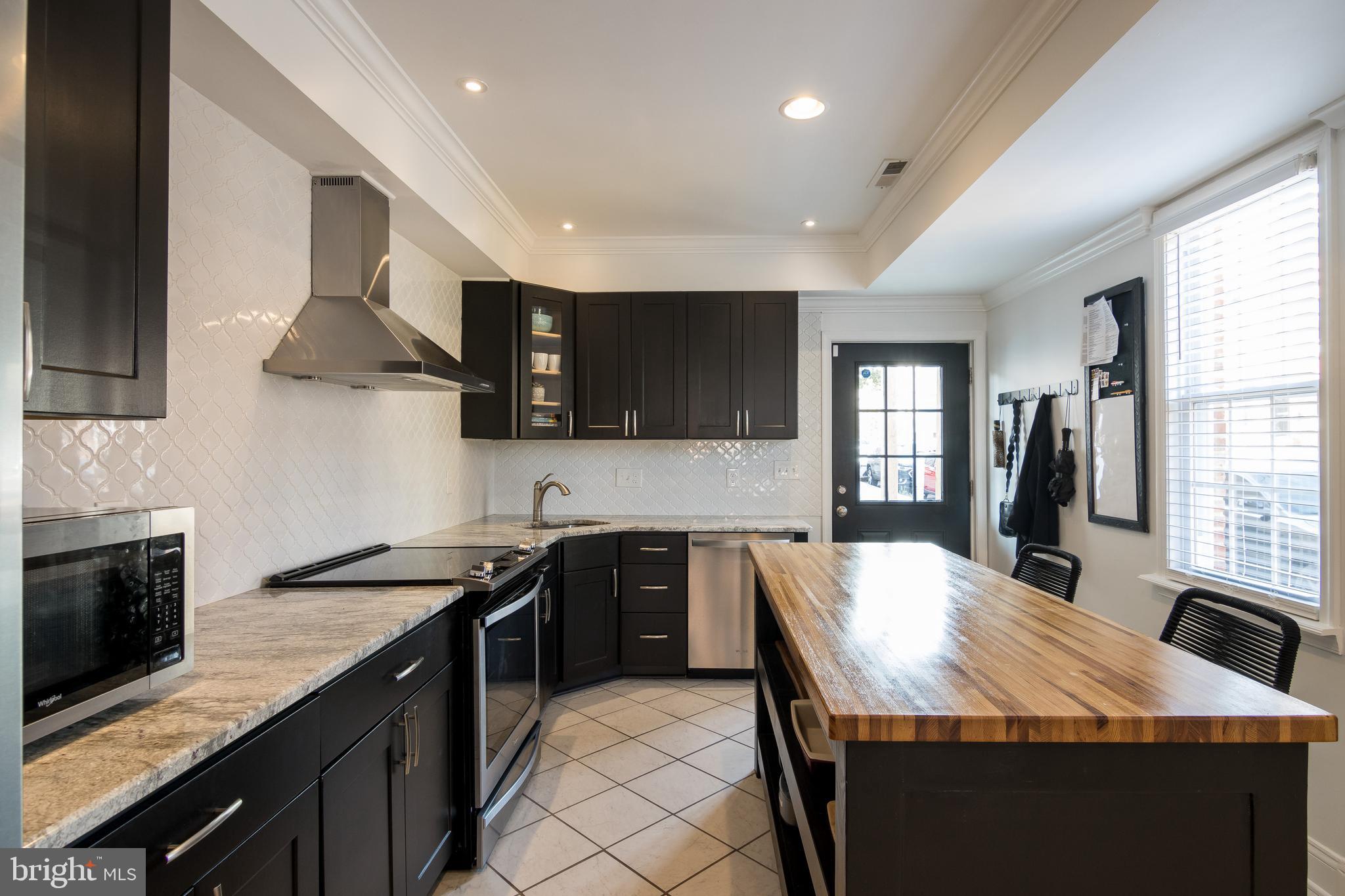 LOCUST POINT - Residential