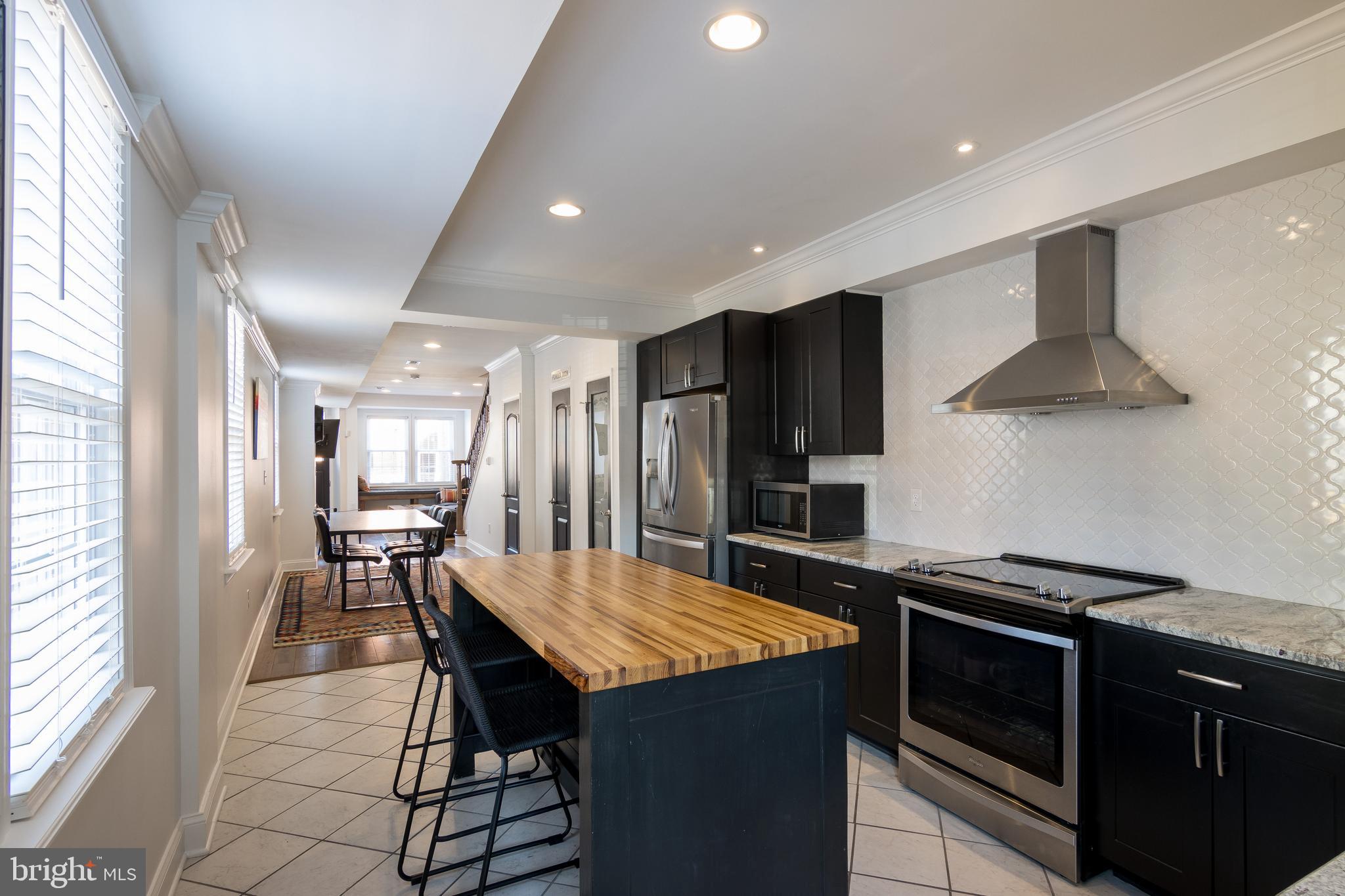 LOCUST POINT - Residential