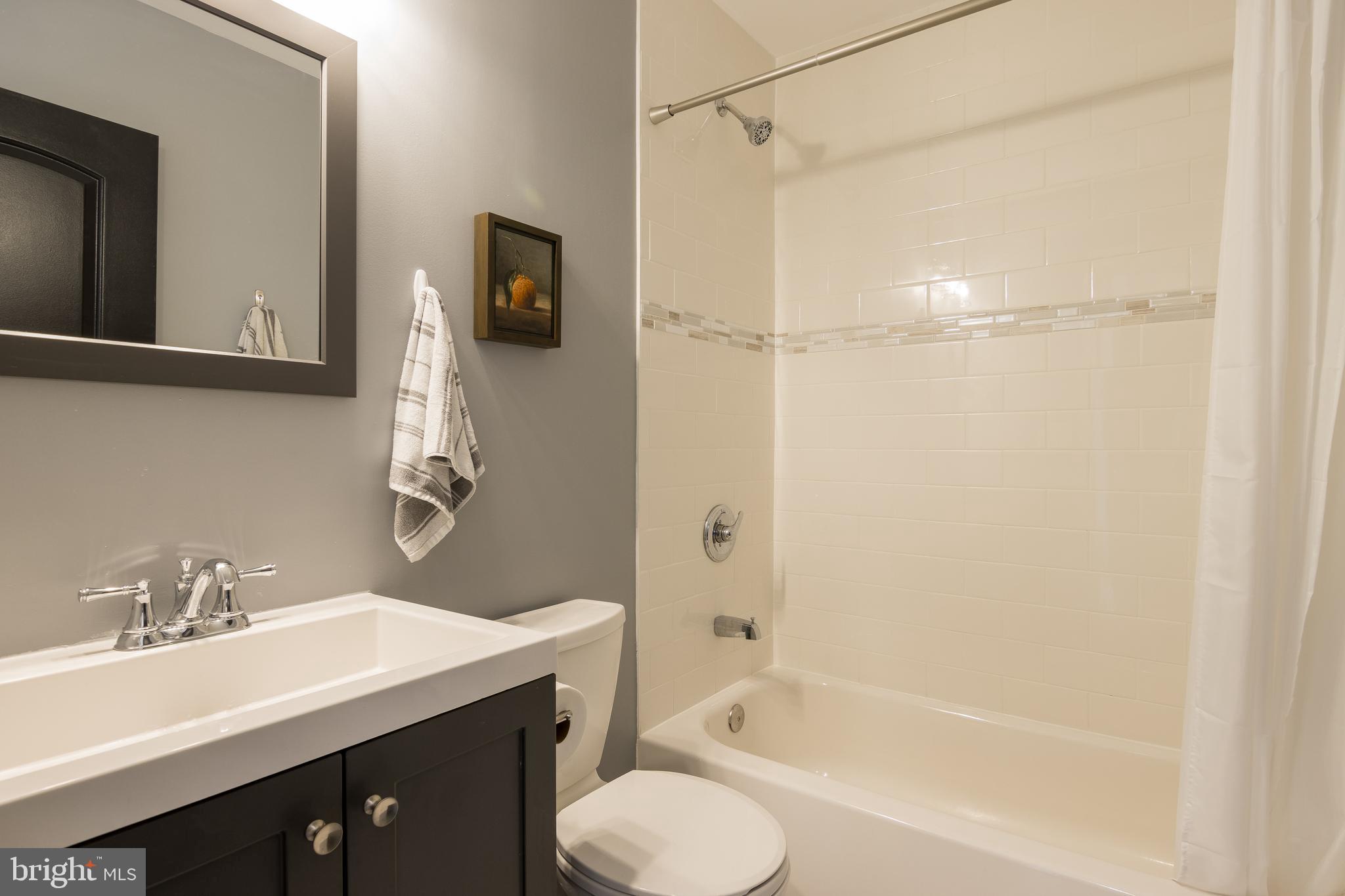 LOCUST POINT - Residential