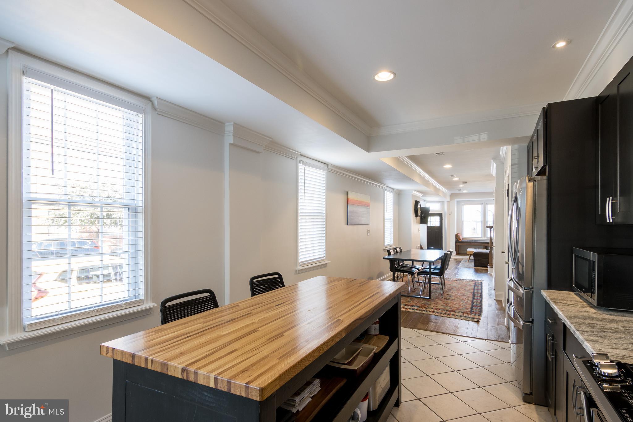 LOCUST POINT - Residential