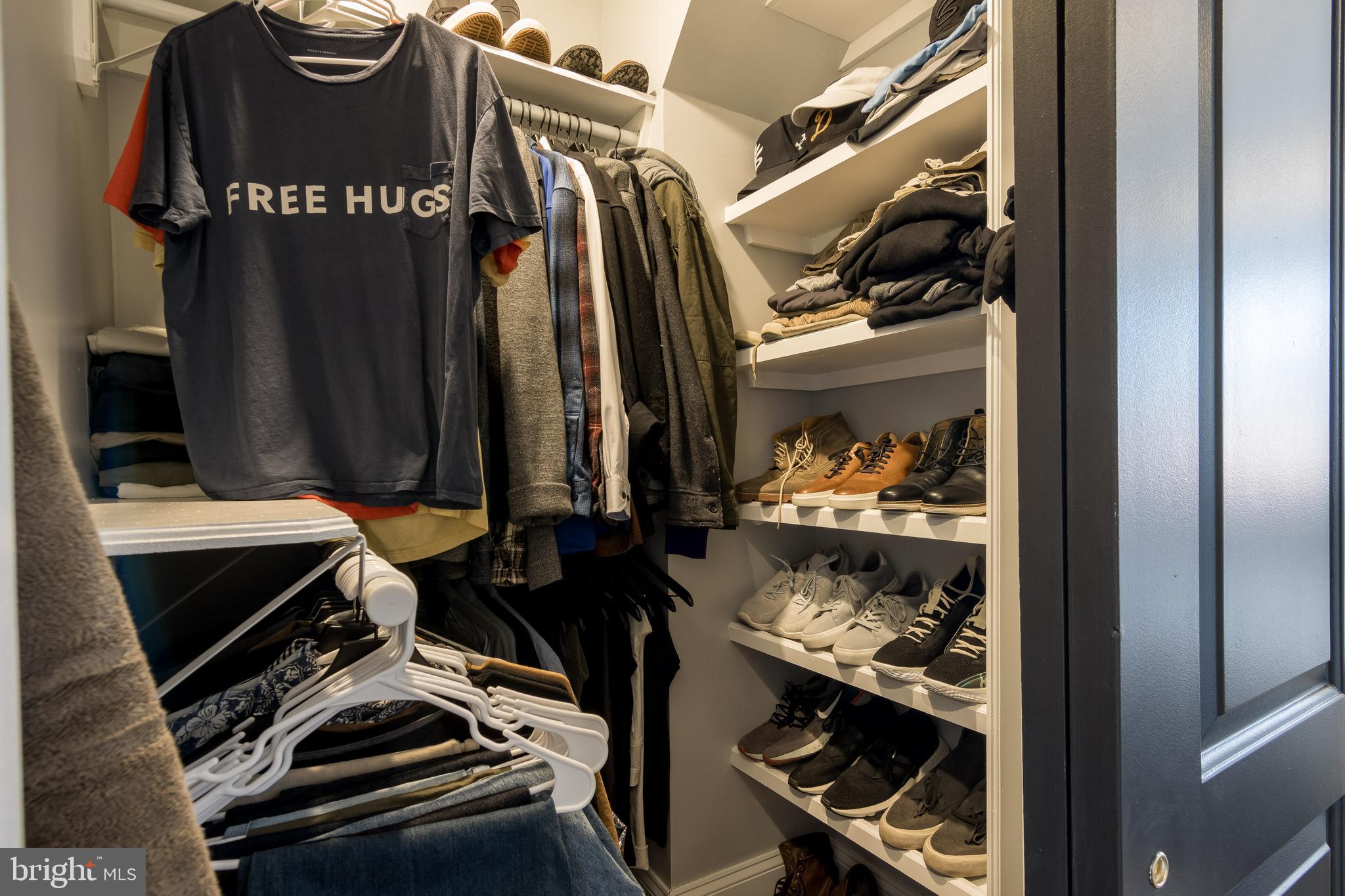 LOCUST POINT - Residential