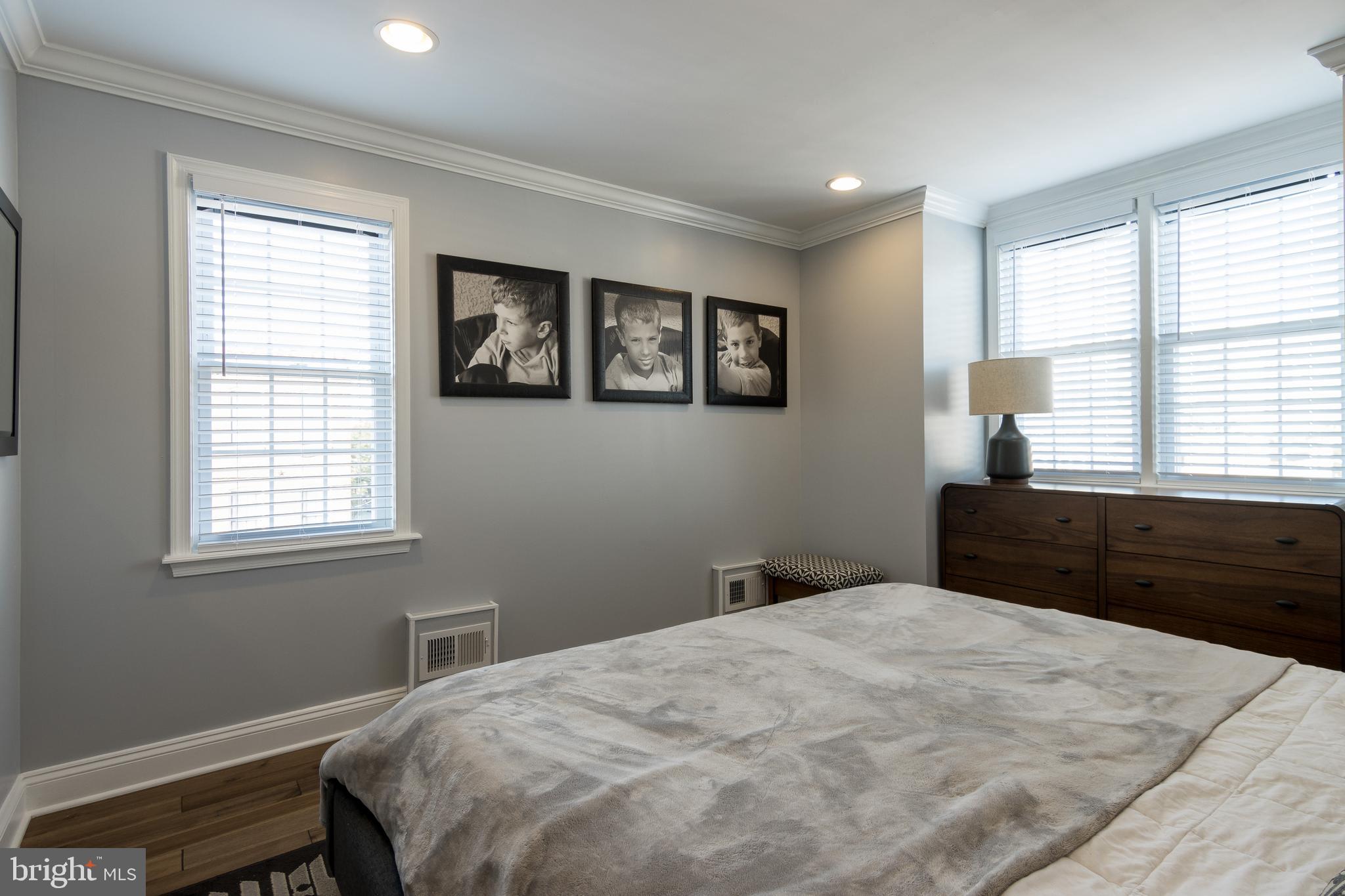 LOCUST POINT - Residential