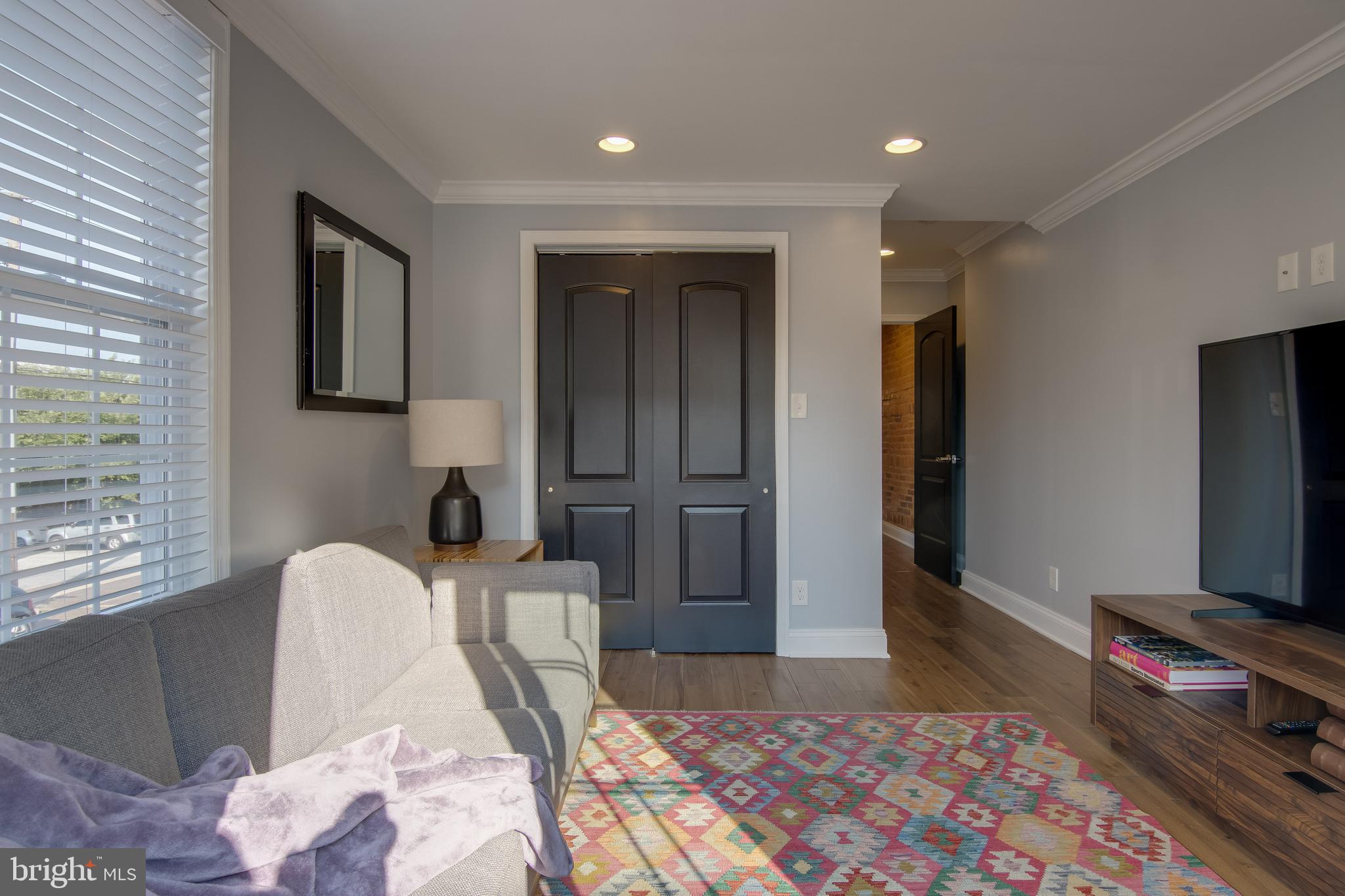 LOCUST POINT - Residential