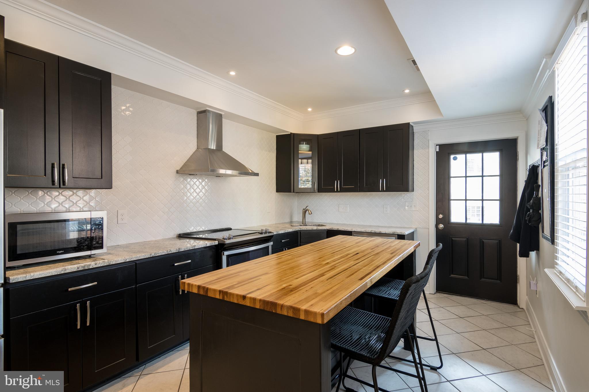 LOCUST POINT - Residential