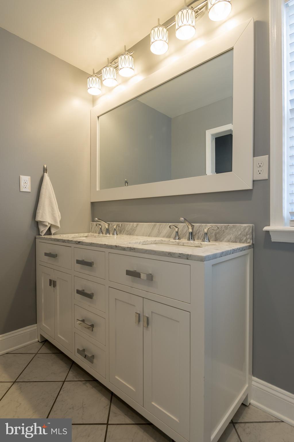 LOCUST POINT - Residential