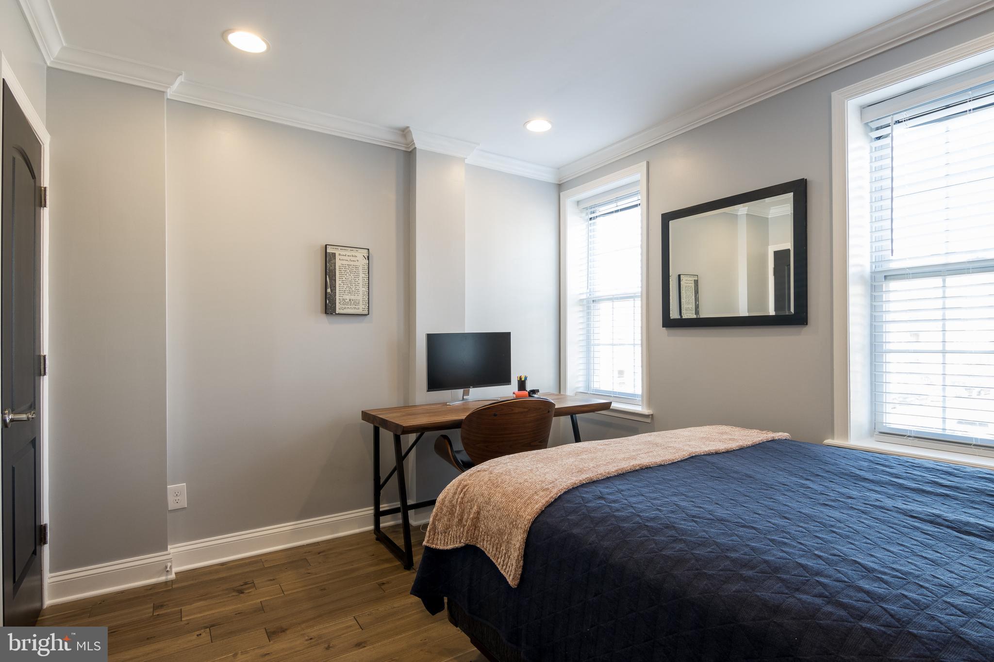 LOCUST POINT - Residential