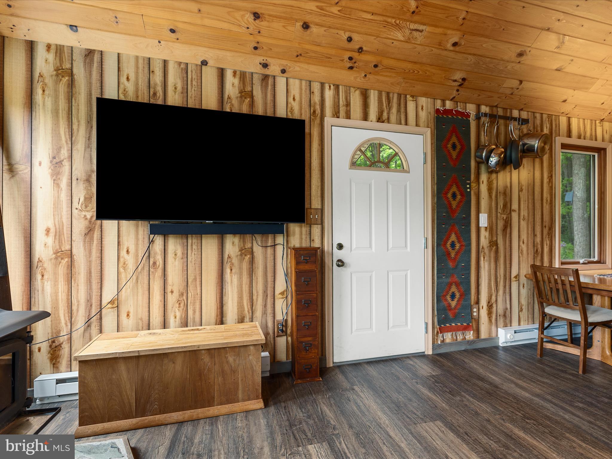 TROUT POND - Residential