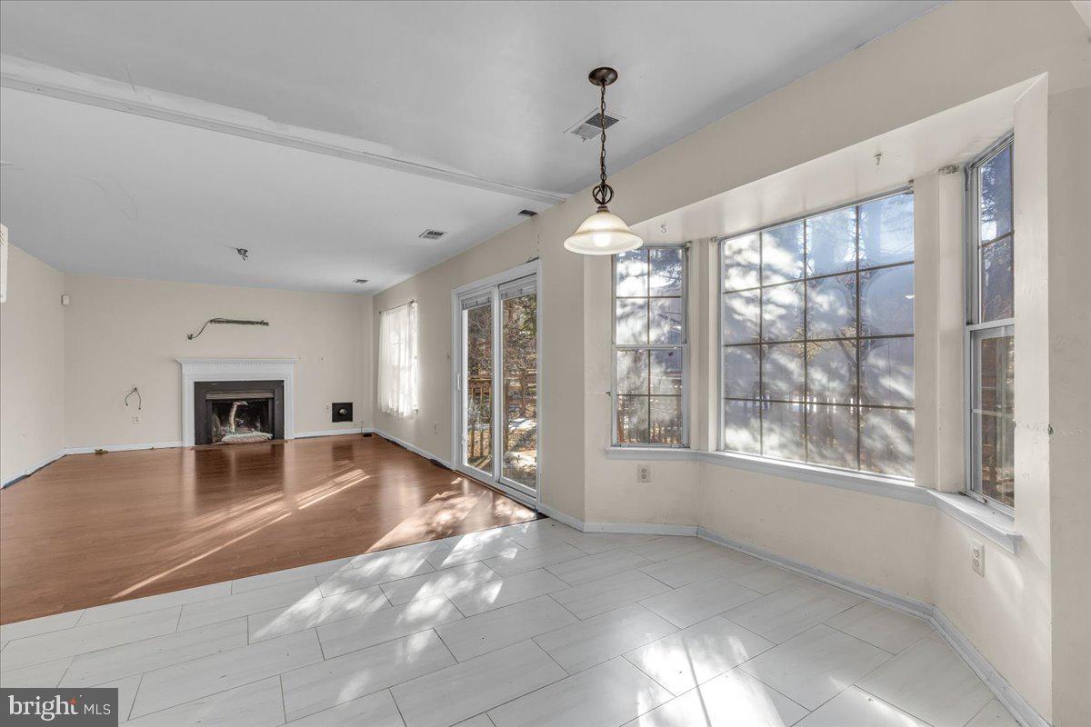 HAMPSHIRE - Residential