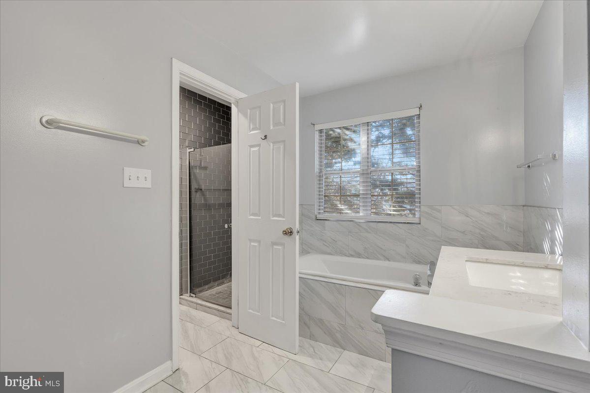 HAMPSHIRE - Residential