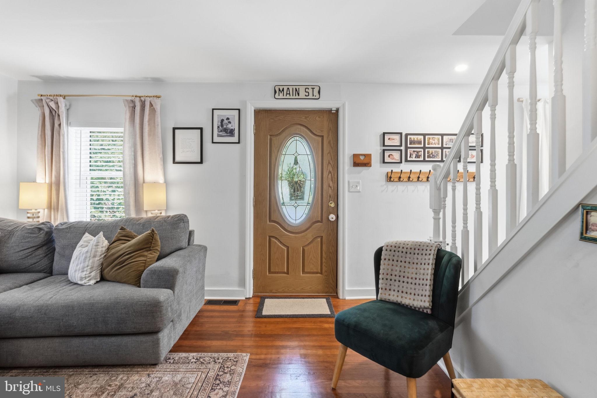 18 BUTTONWOOD AVENUE