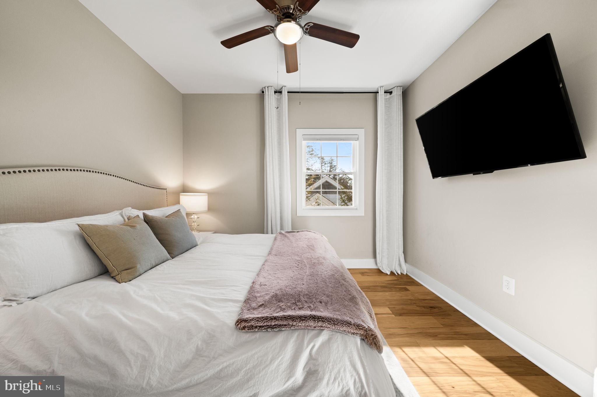 FALLS CHURCH - Residential