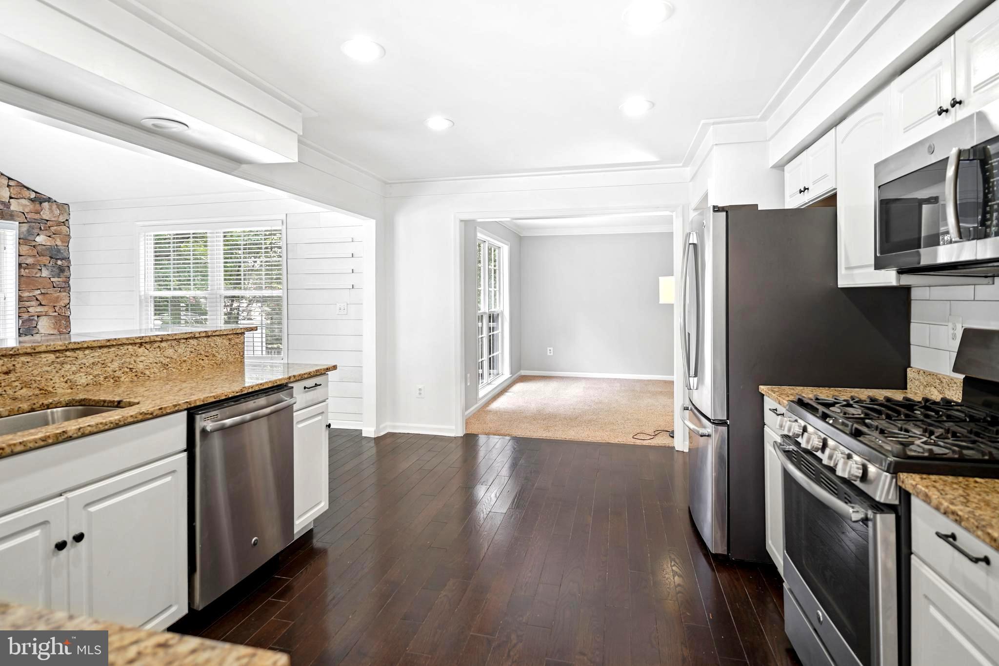 4102 MIDDLEBURY COURT