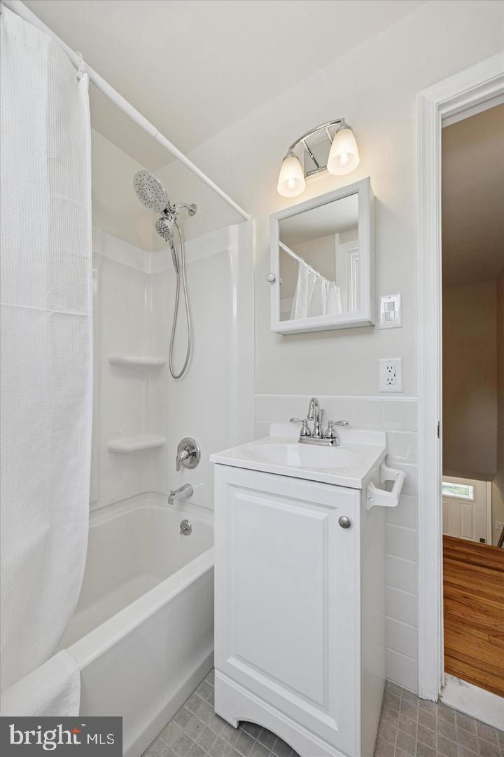 WYNNEWOOD - Residential Lease