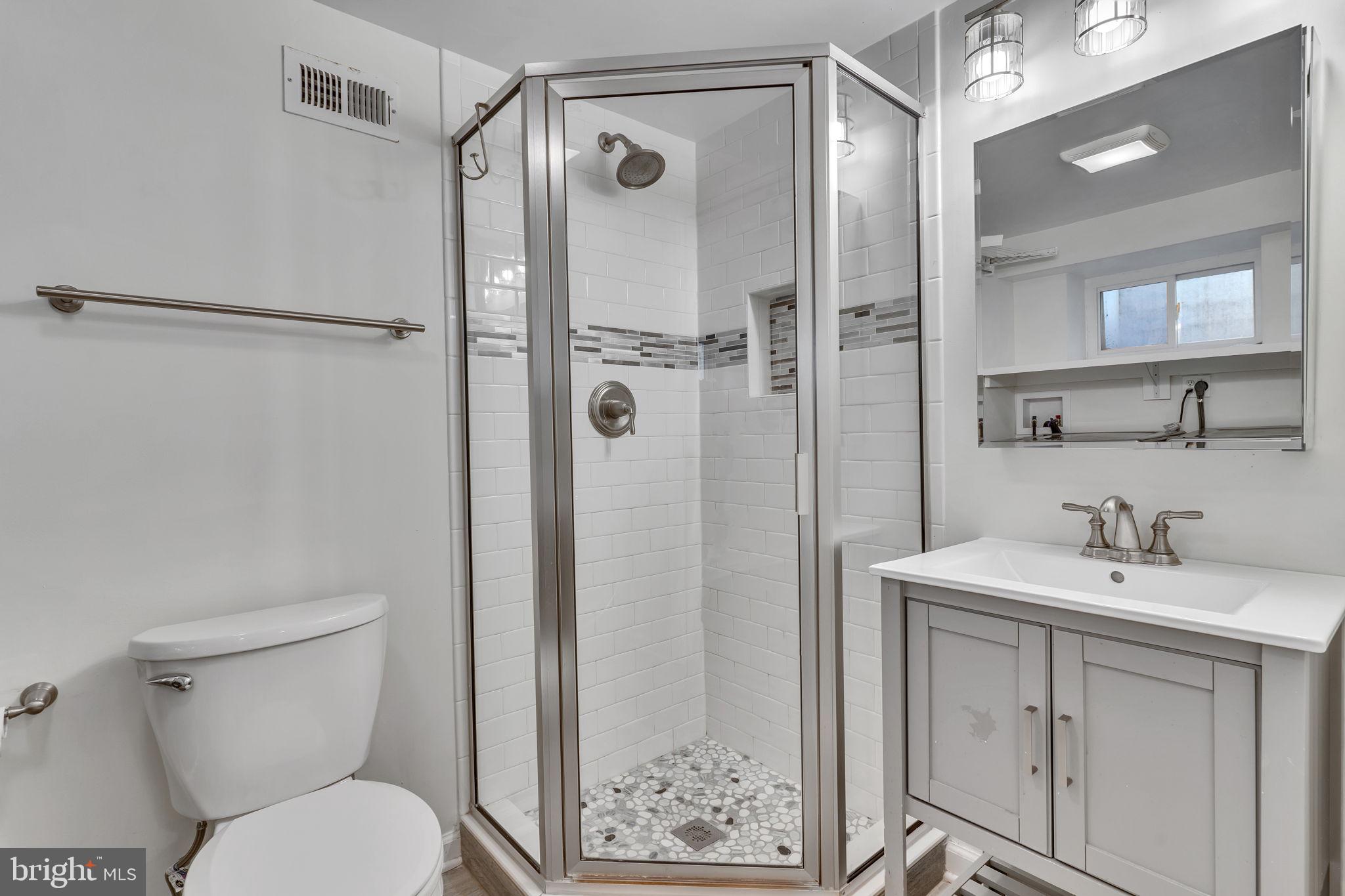 FAIRLINGTON GLEN - Residential Lease