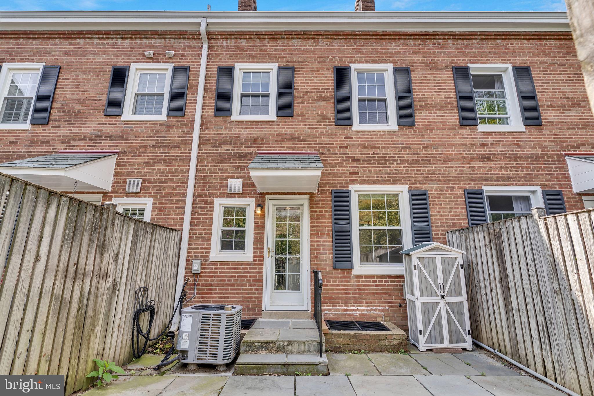 FAIRLINGTON GLEN - Residential Lease