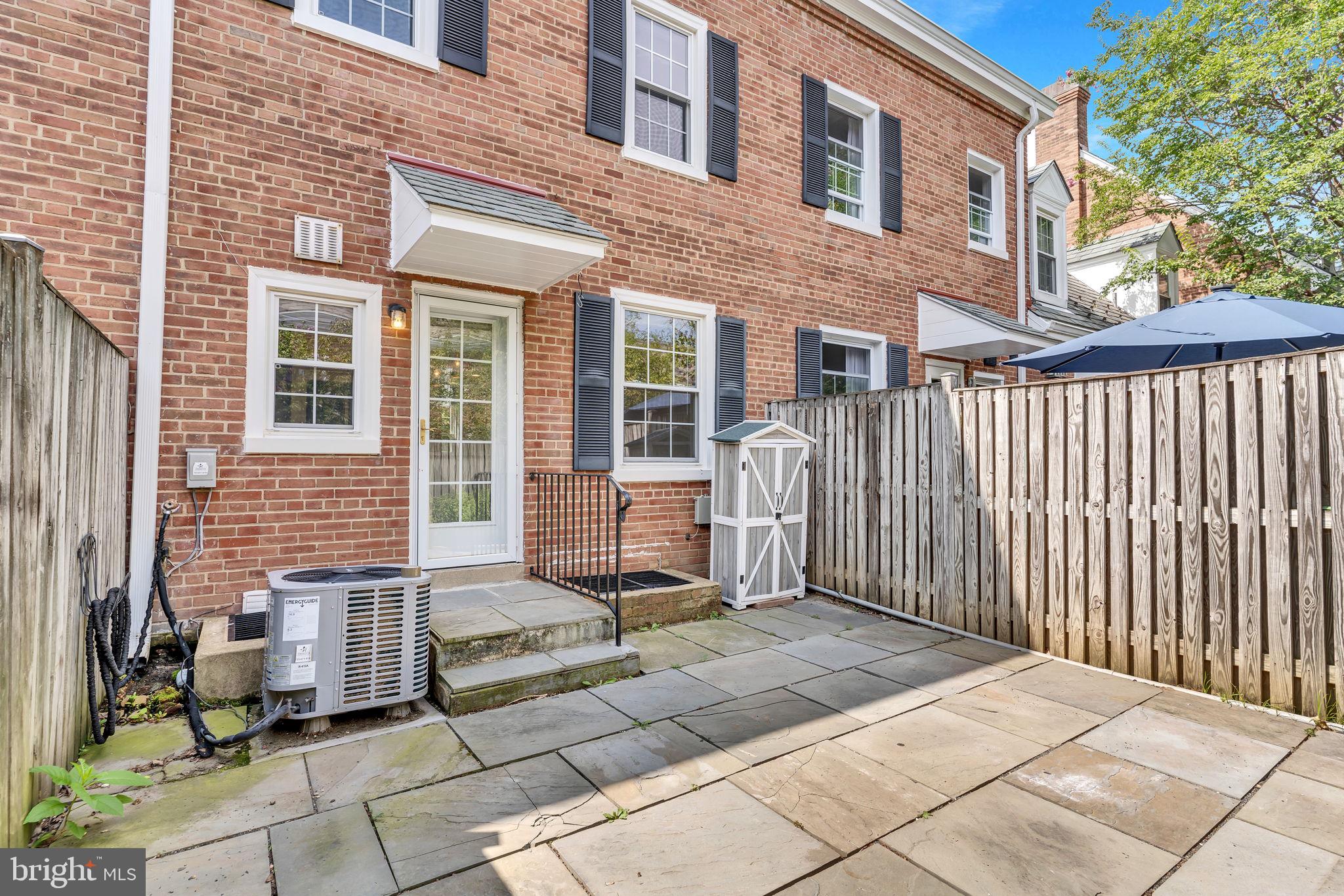 FAIRLINGTON GLEN - Residential Lease