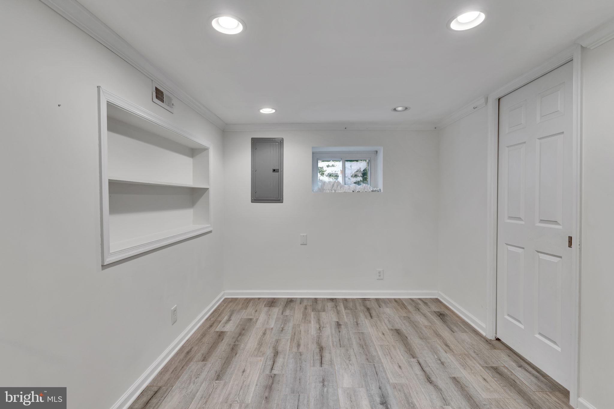 FAIRLINGTON GLEN - Residential Lease