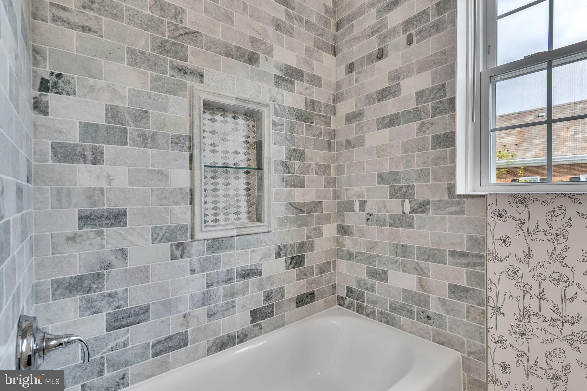 FAIRLINGTON GLEN - Residential Lease