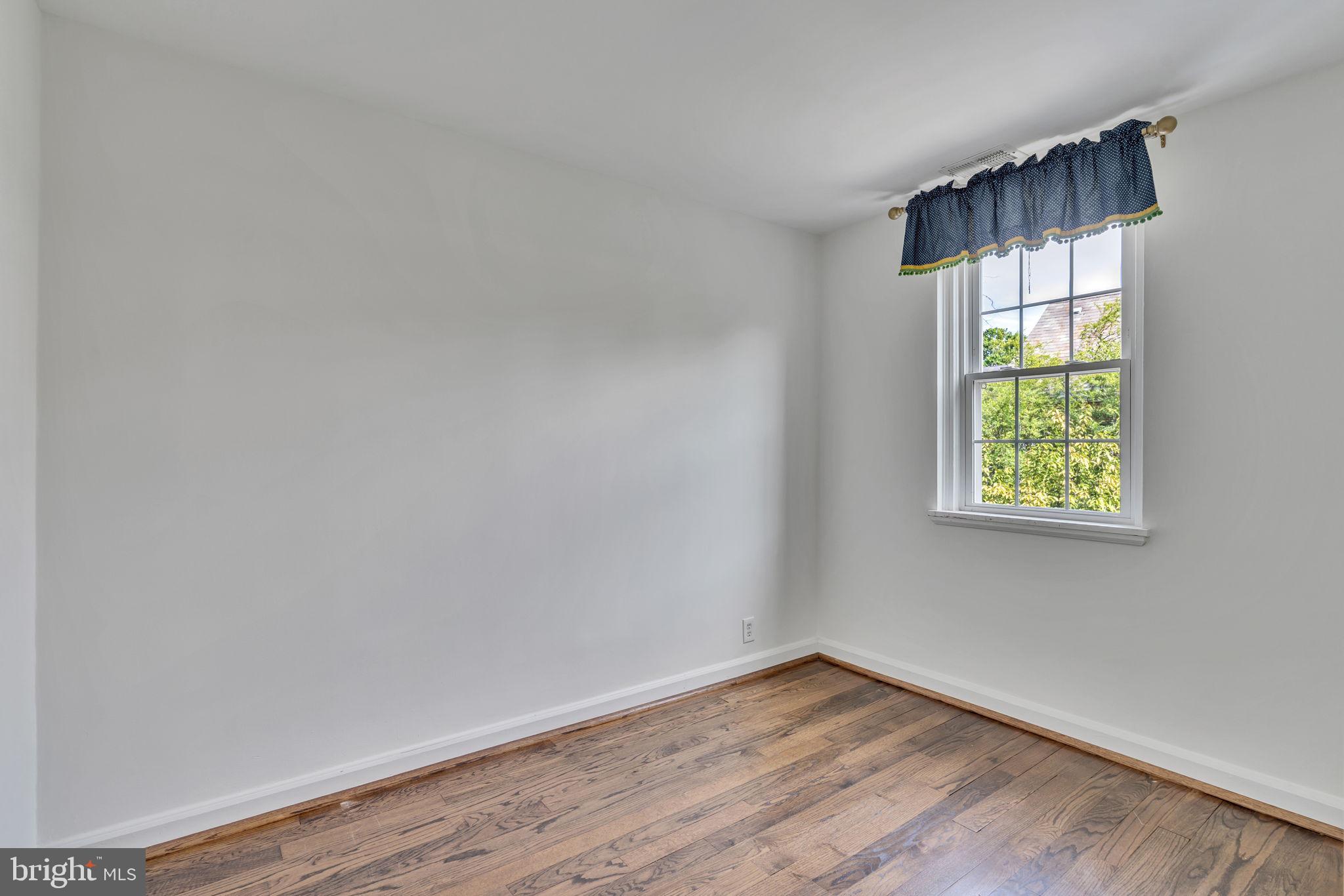 FAIRLINGTON GLEN - Residential Lease