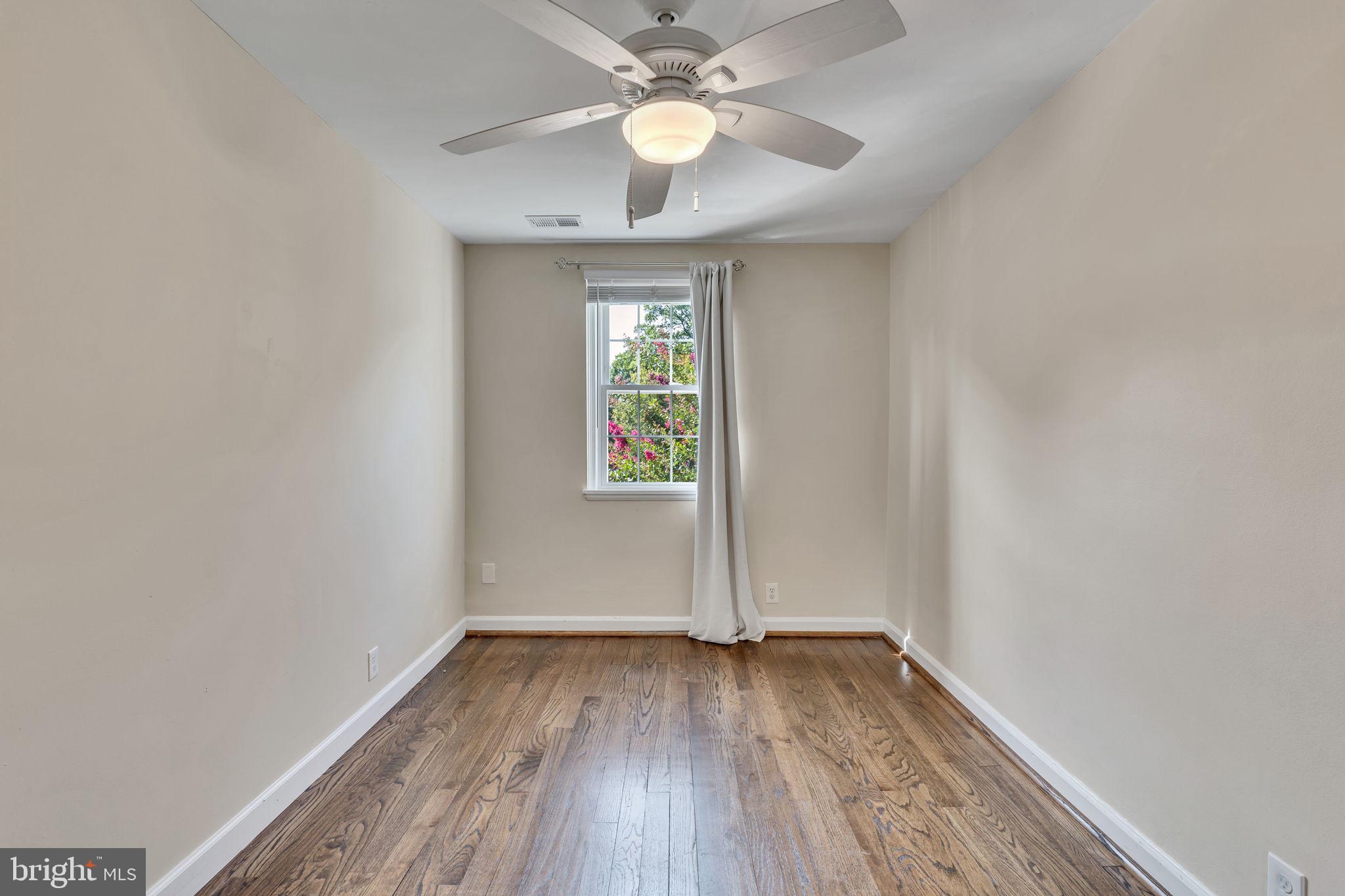 FAIRLINGTON GLEN - Residential Lease