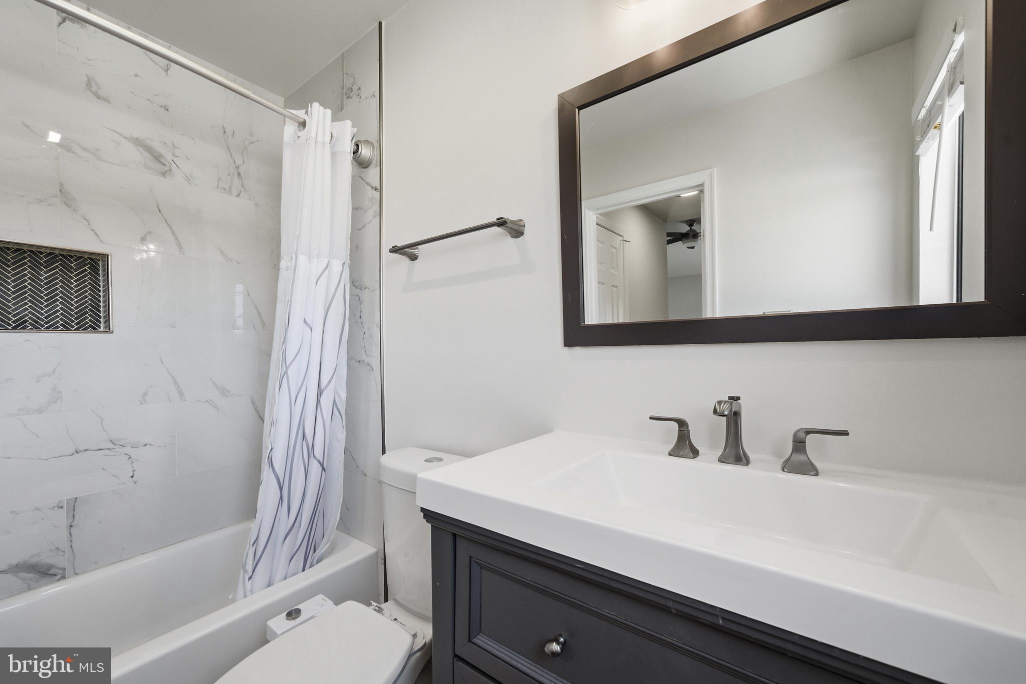 KINGS COUNCIL CONDO - Residential