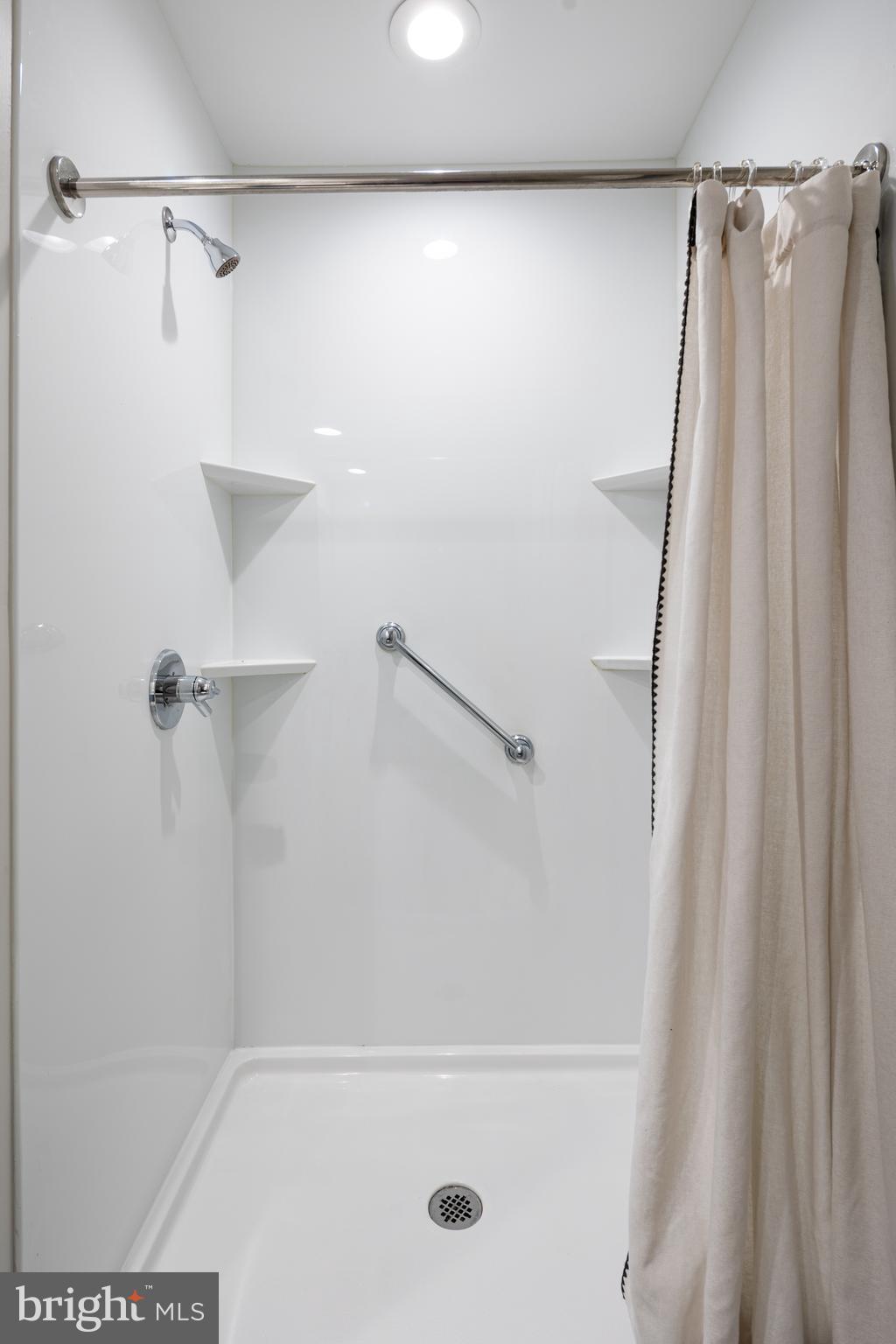 WHITE OAK - Residential