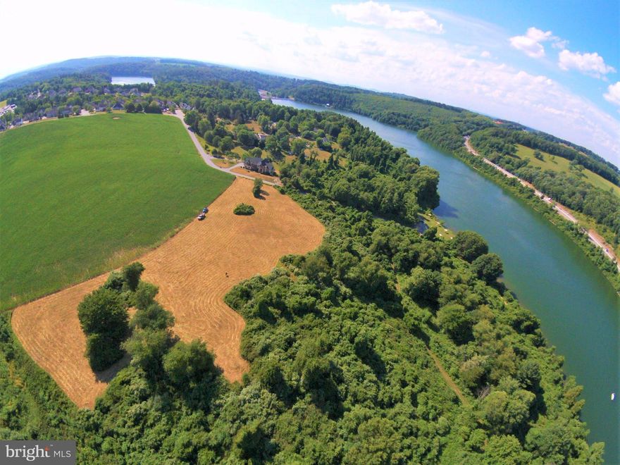 Beautiful building lot in Dallastown Schools. A stones throw from Lake Redman. Not in a development. Close to public hiking, boating, and fishing. Build your dream home overlooking the lake. Watch the abundant wildlife in the rural setting surrounding this spectacular building lot! Easy commute to Rt 83. You've found your spot! Don't waste time, take advantage no