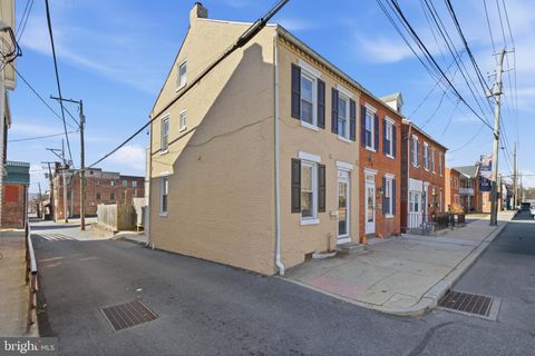 24 N 5TH STREET COLUMBIA PA 17512