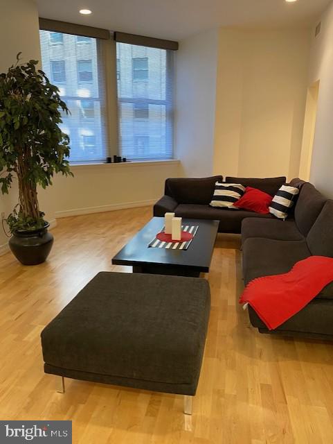 LOGAN SQUARE - Residential Lease