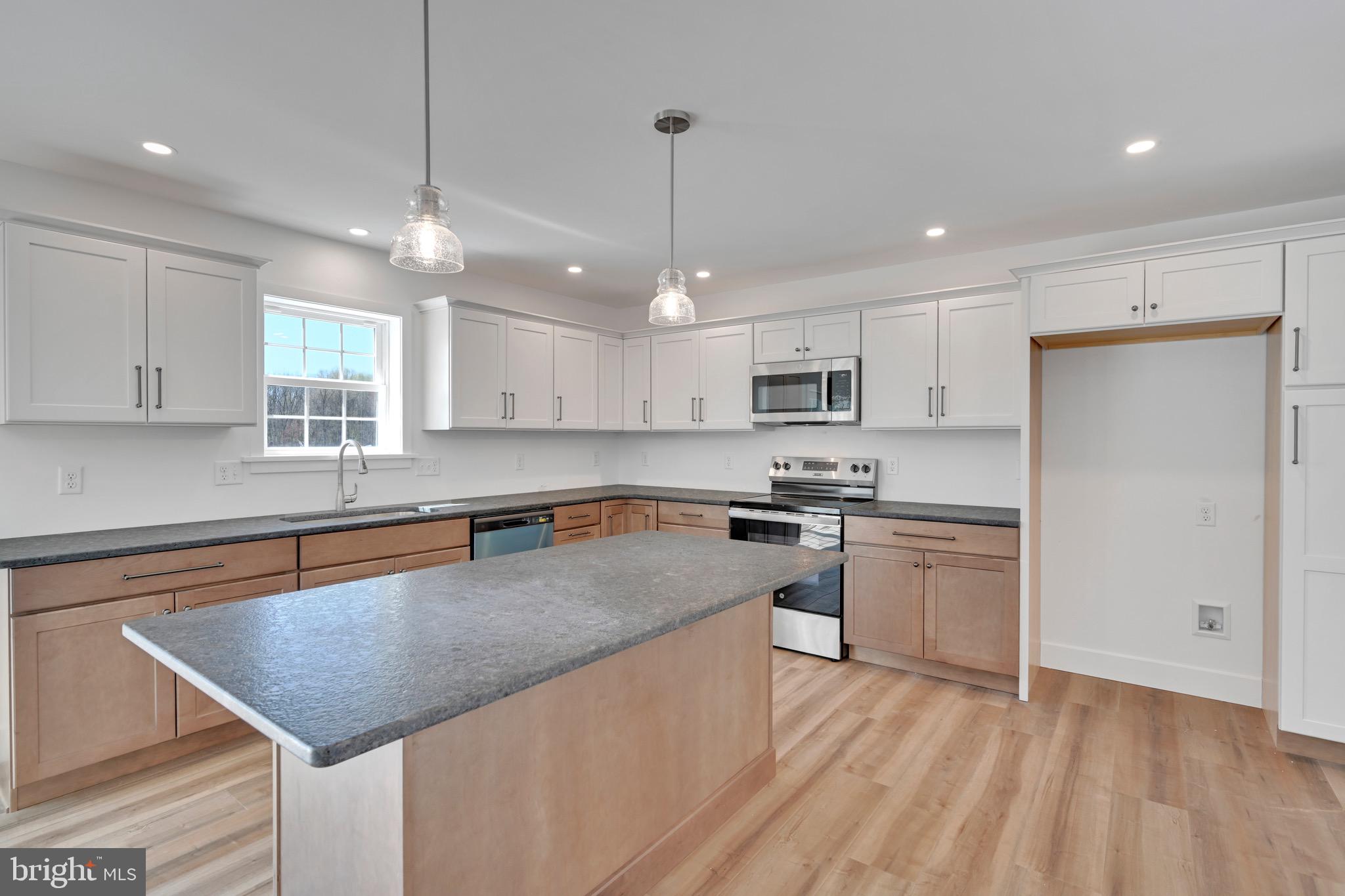 FRITZ MEADOW - Residential