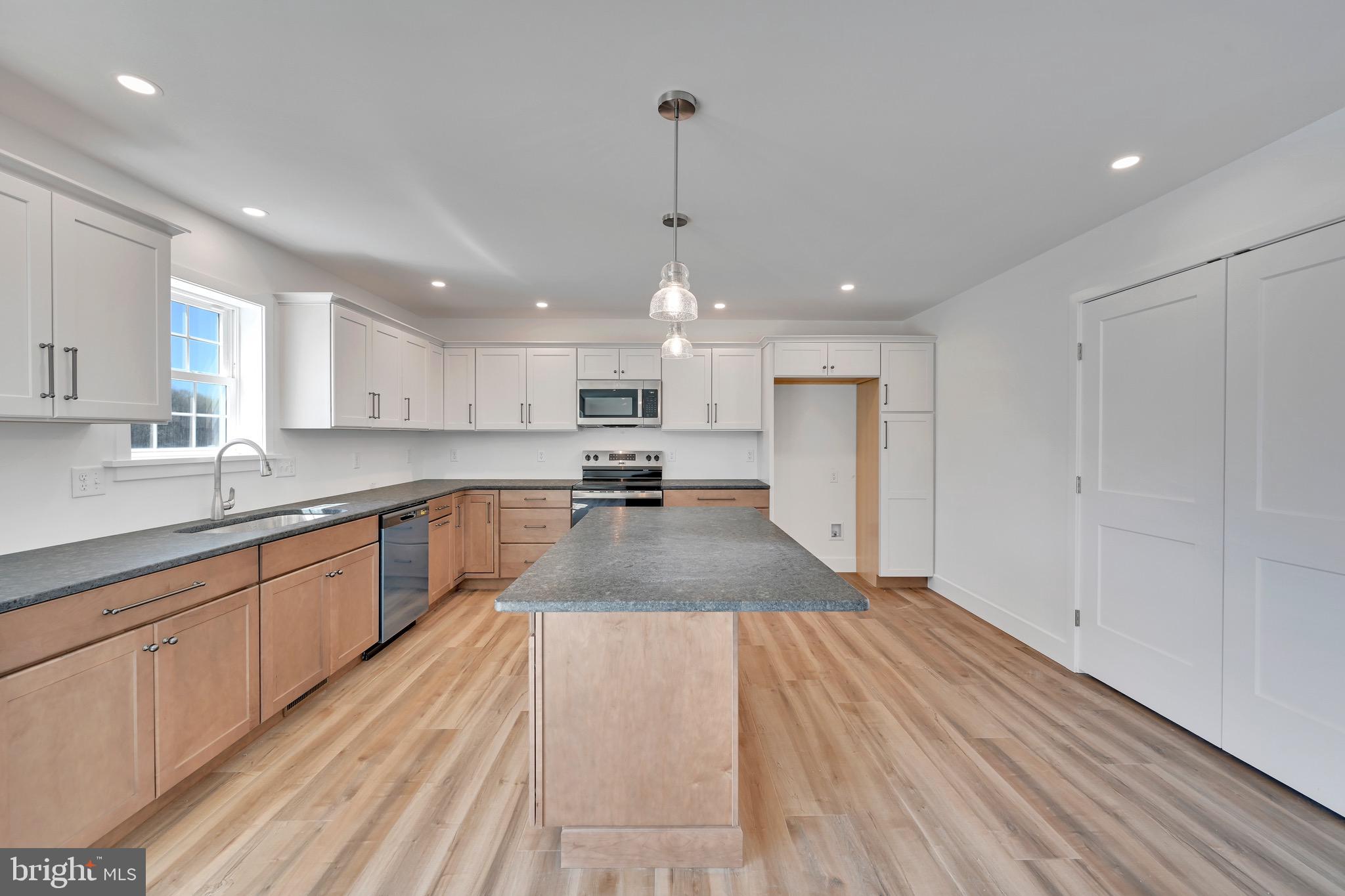 FRITZ MEADOW - Residential
