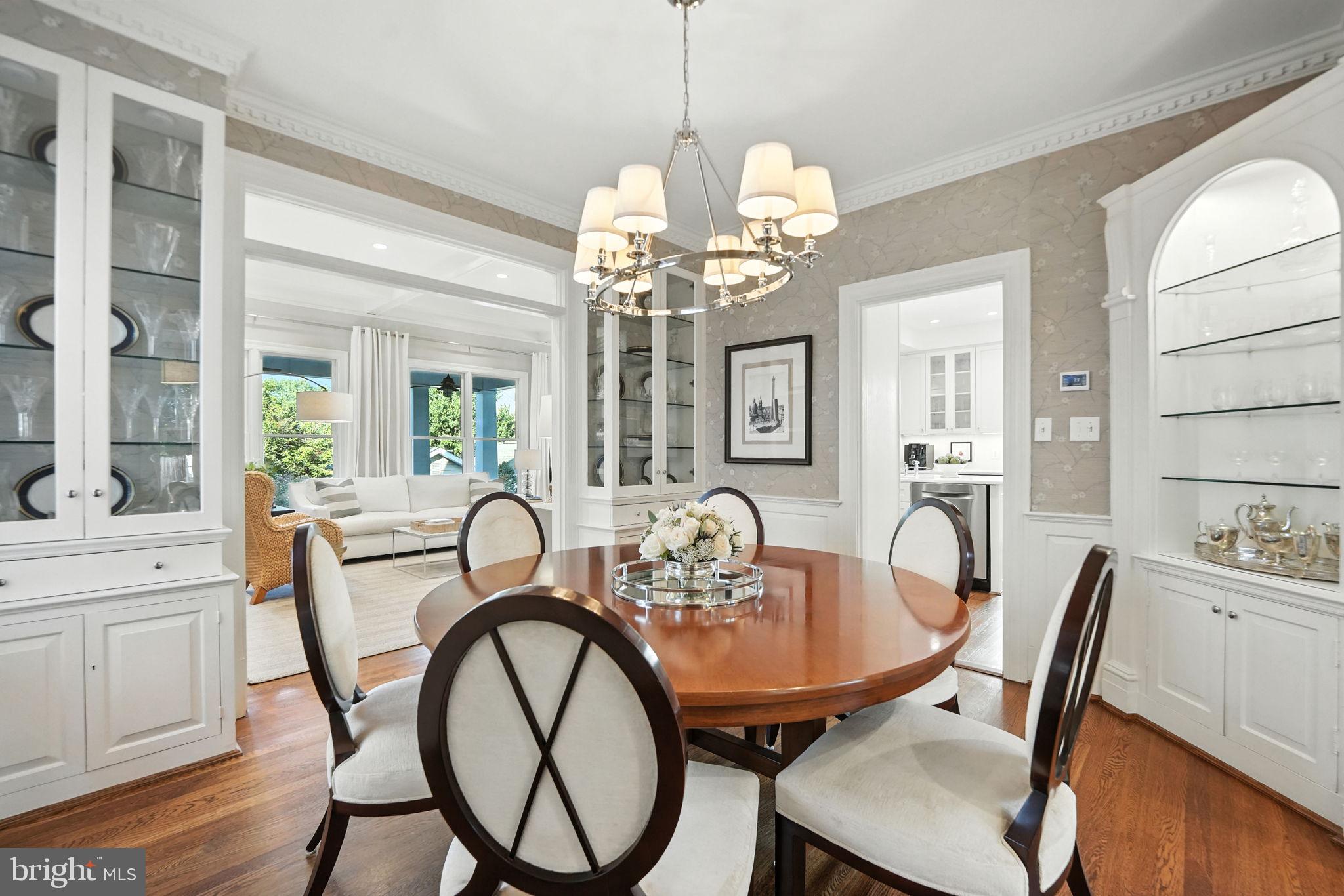 LYON VILLAGE - Residential