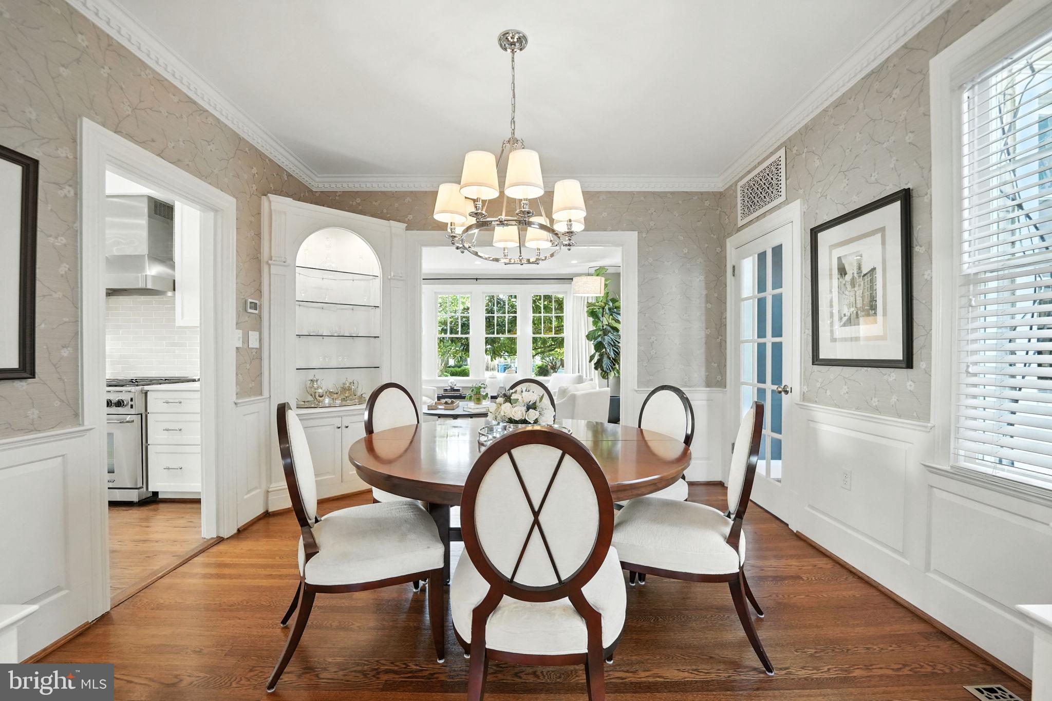 LYON VILLAGE - Residential