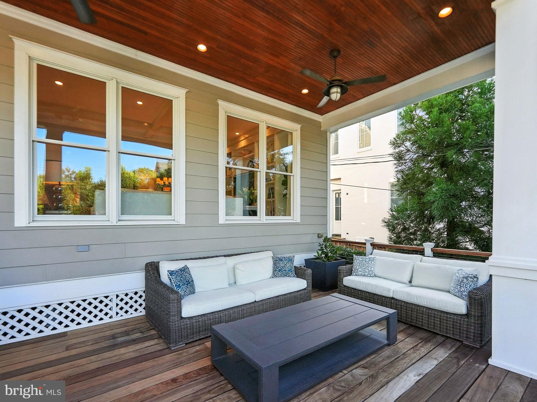 LYON VILLAGE - Residential