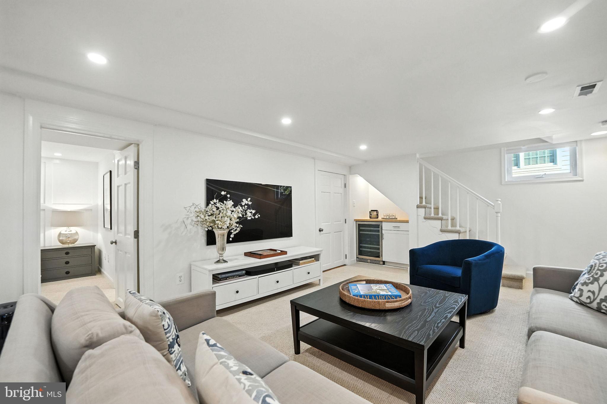 LYON VILLAGE - Residential