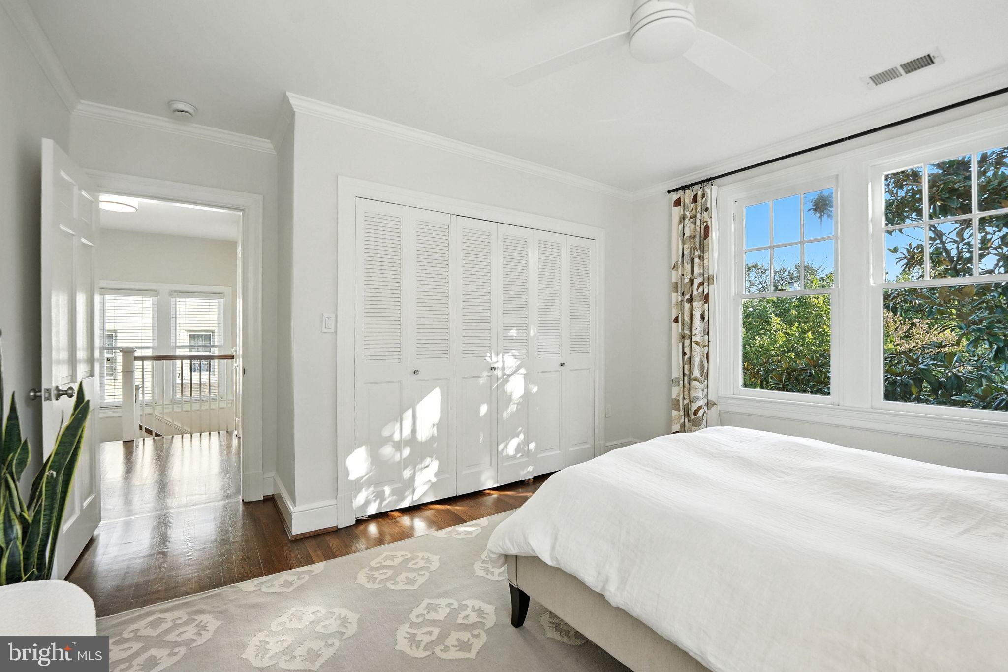 LYON VILLAGE - Residential