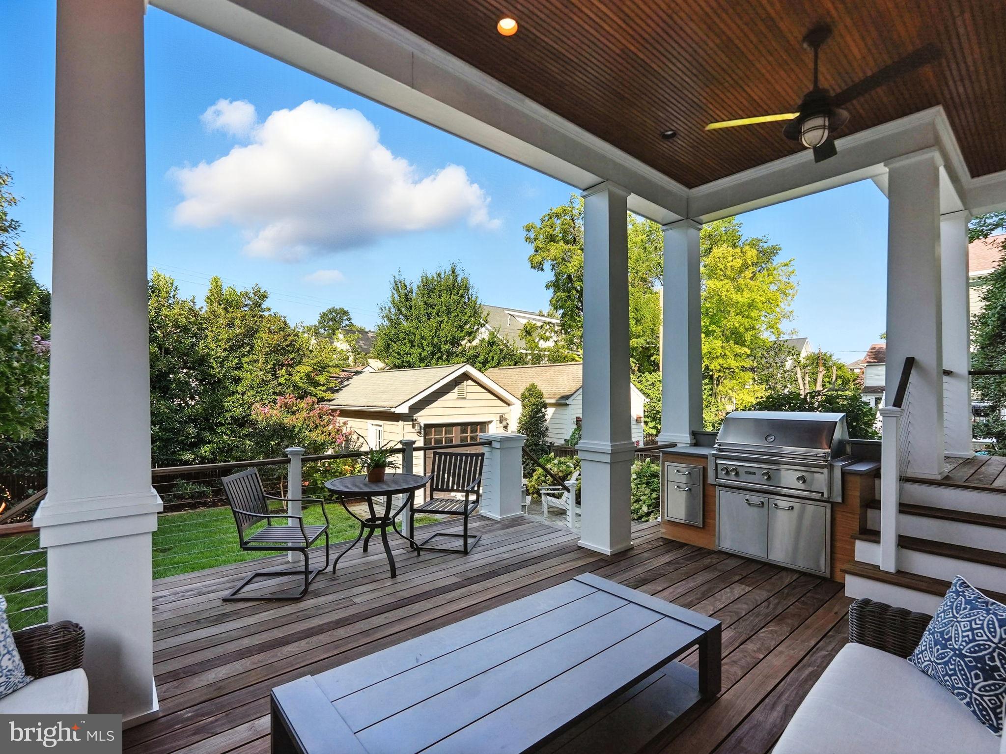 LYON VILLAGE - Residential