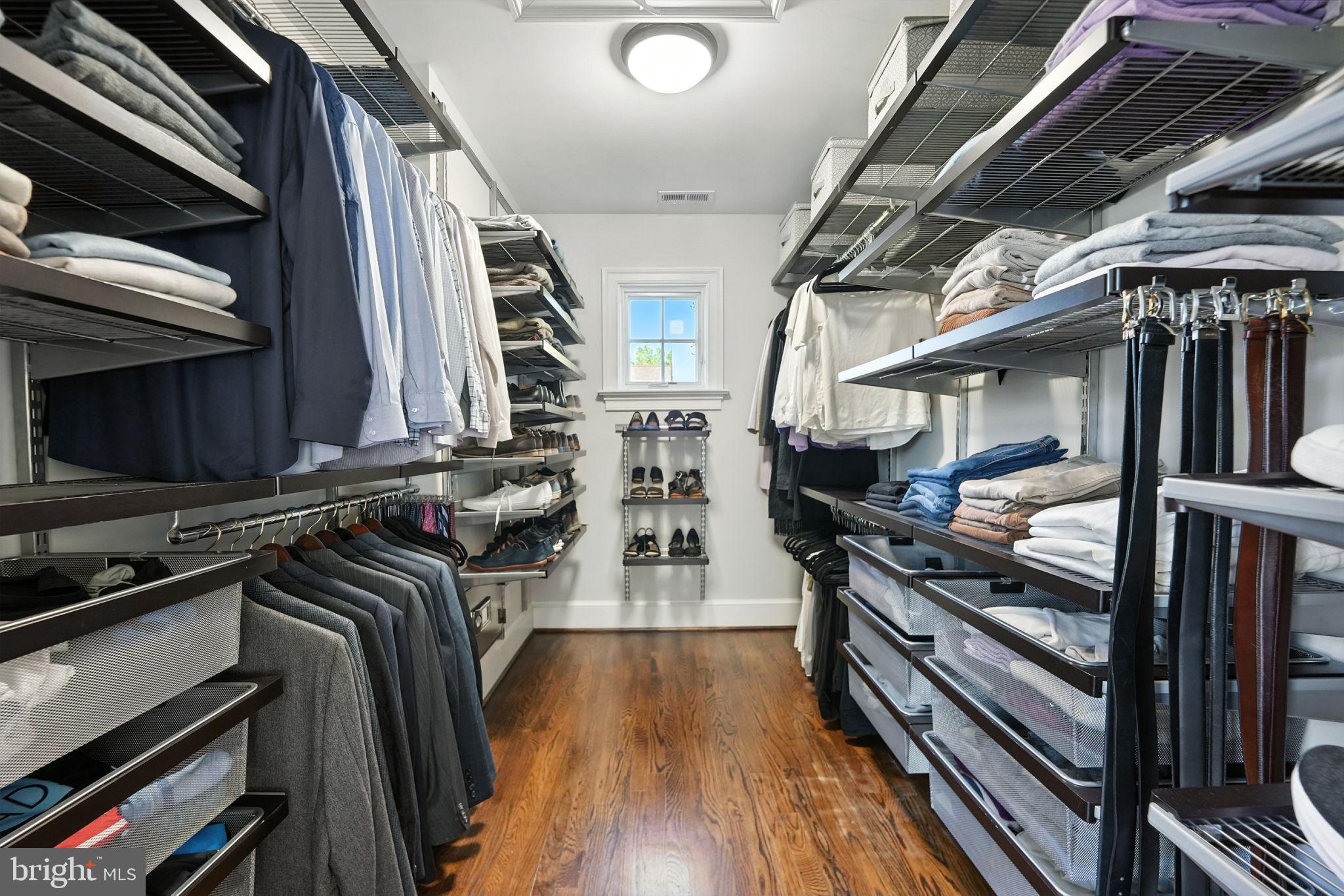 LYON VILLAGE - Residential