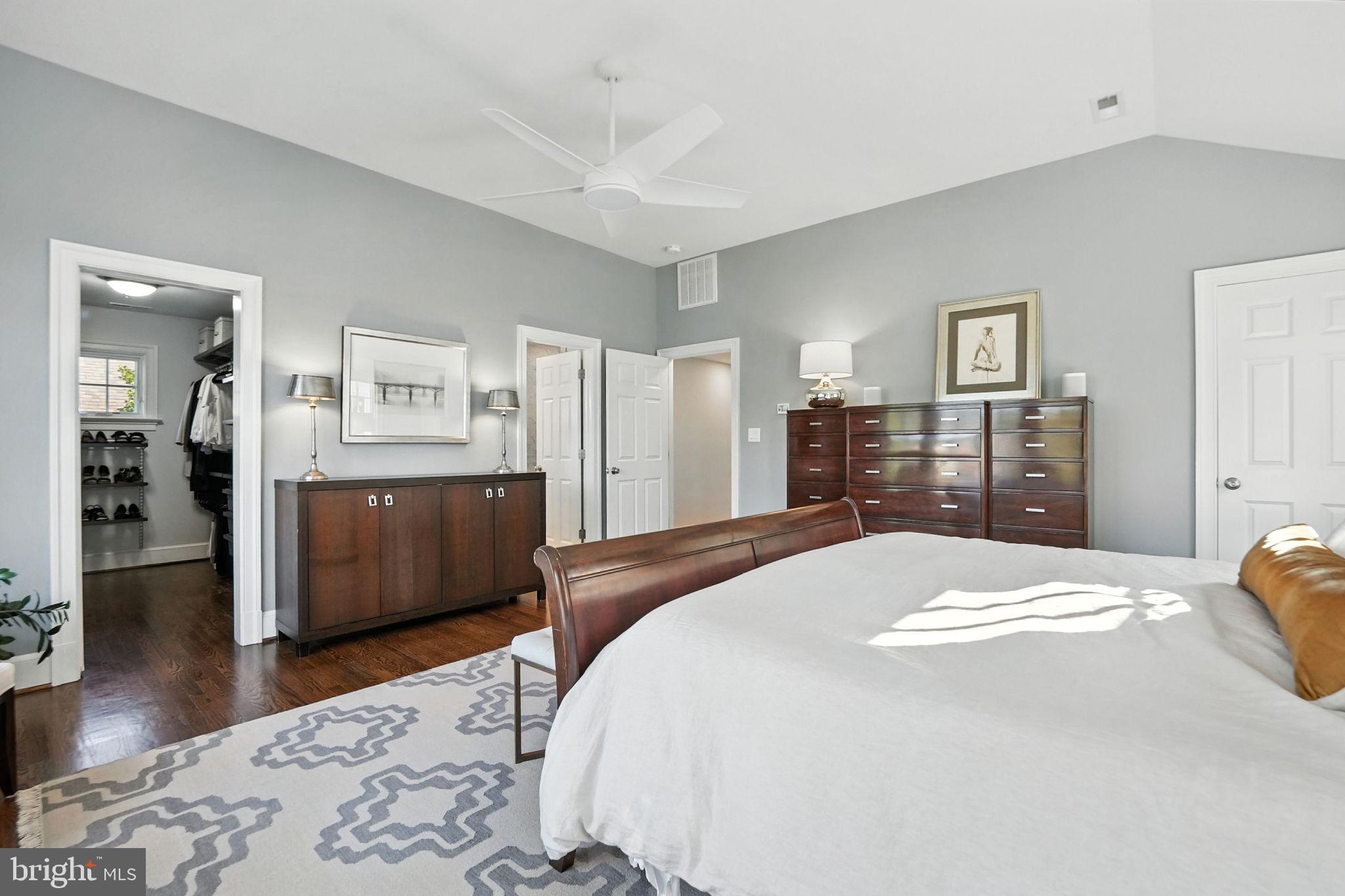 LYON VILLAGE - Residential