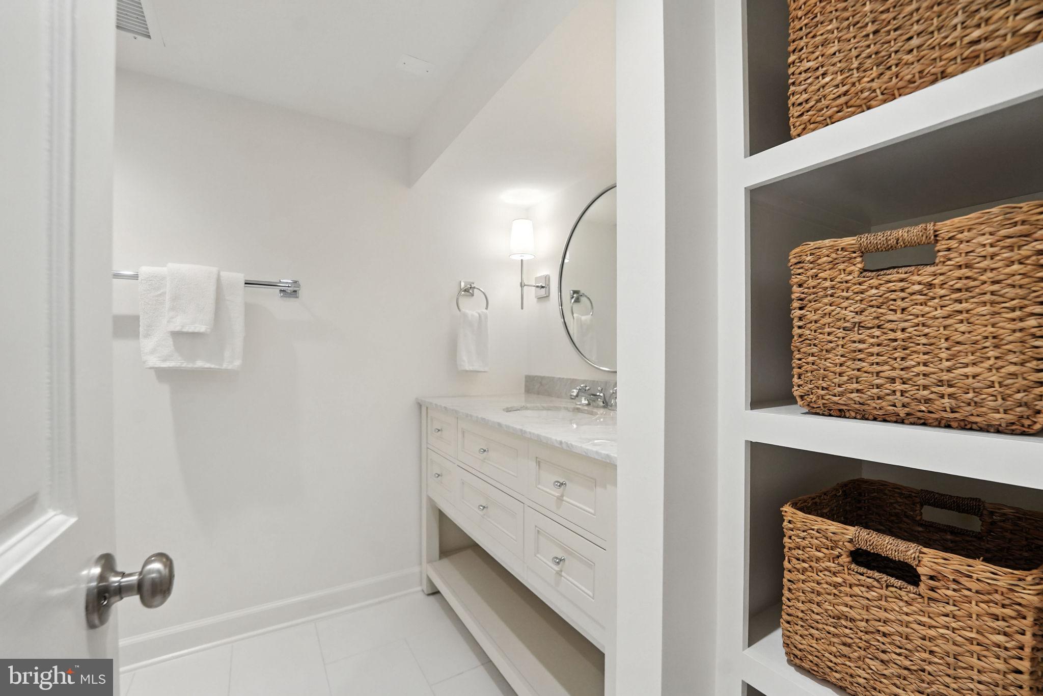 LYON VILLAGE - Residential