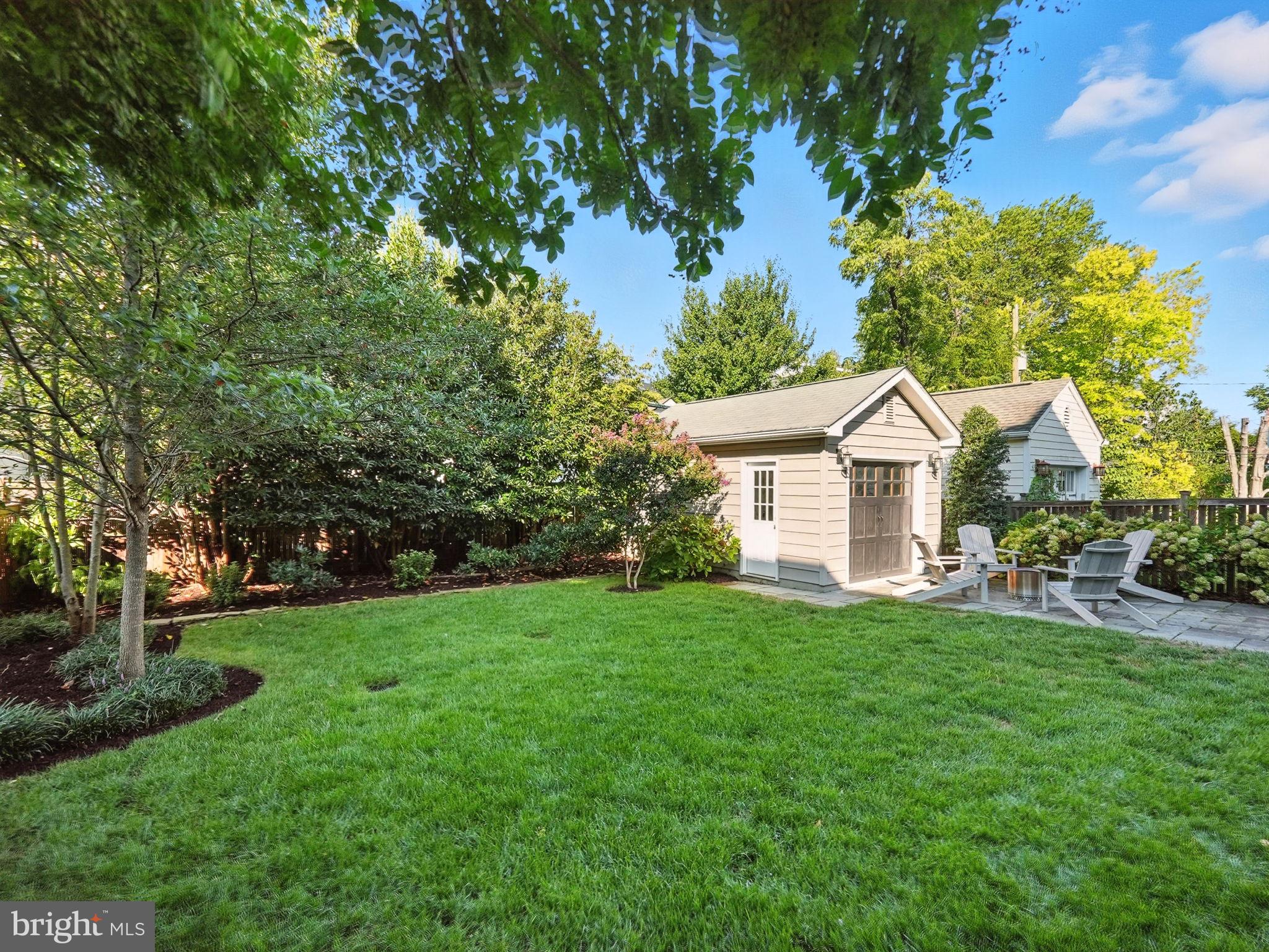 LYON VILLAGE - Residential