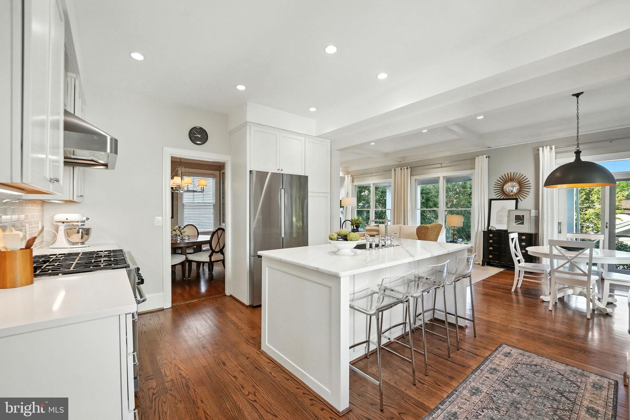 LYON VILLAGE - Residential