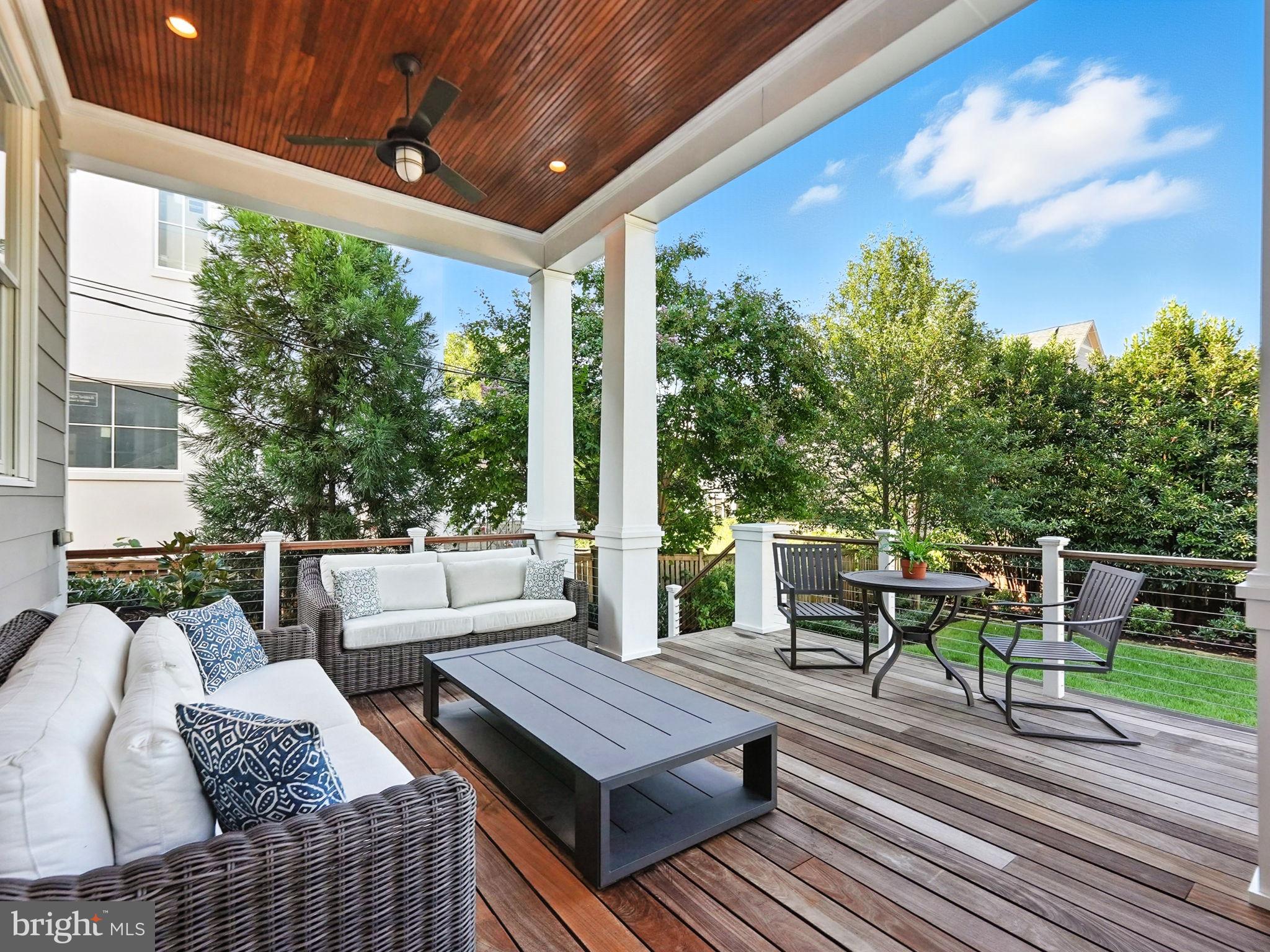 LYON VILLAGE - Residential