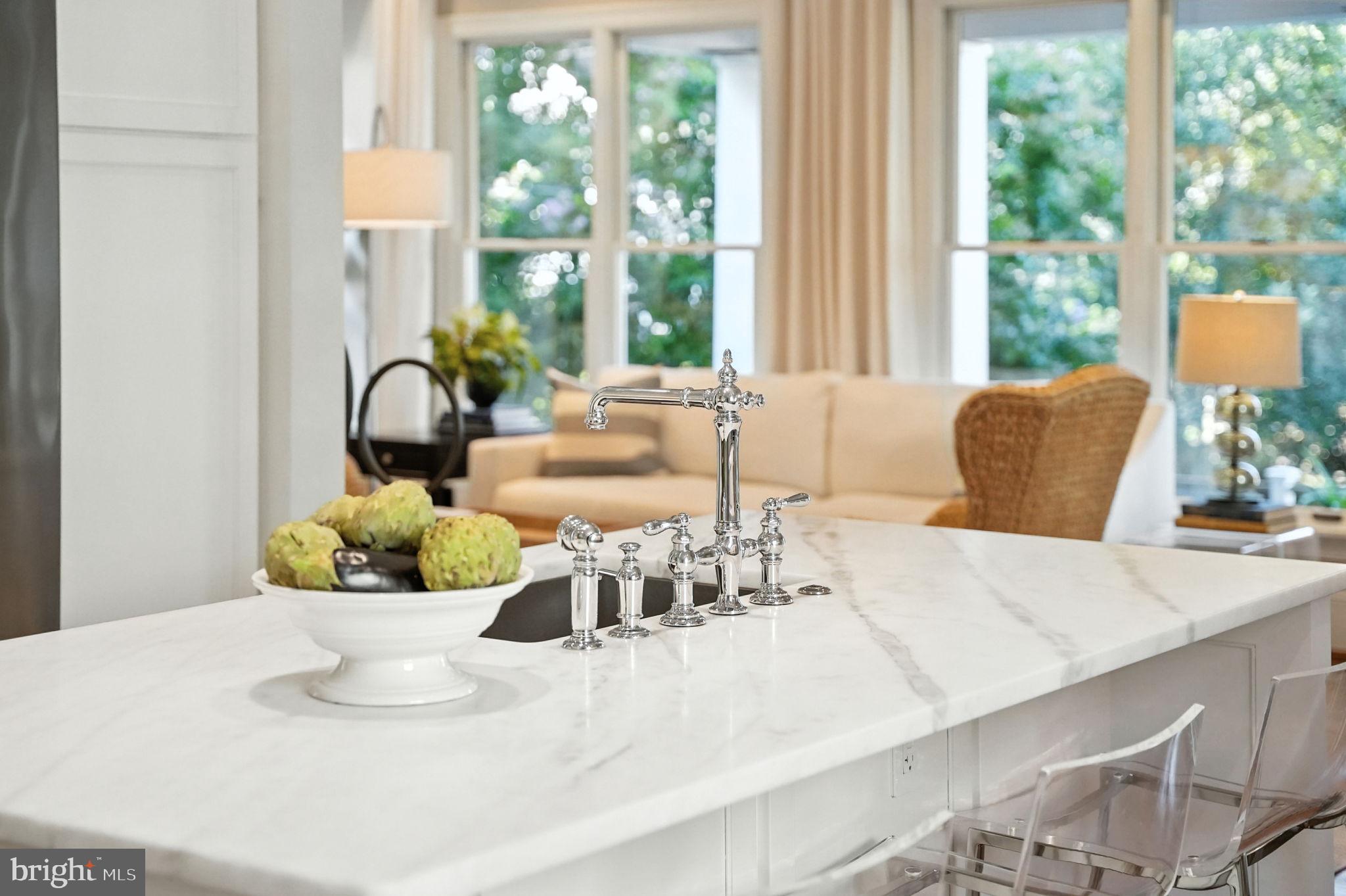 LYON VILLAGE - Residential