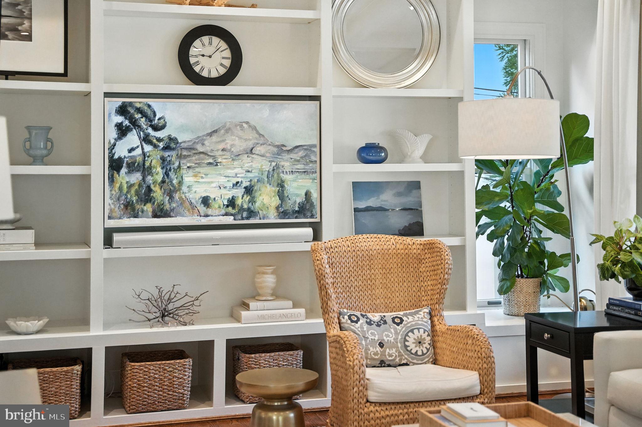 LYON VILLAGE - Residential